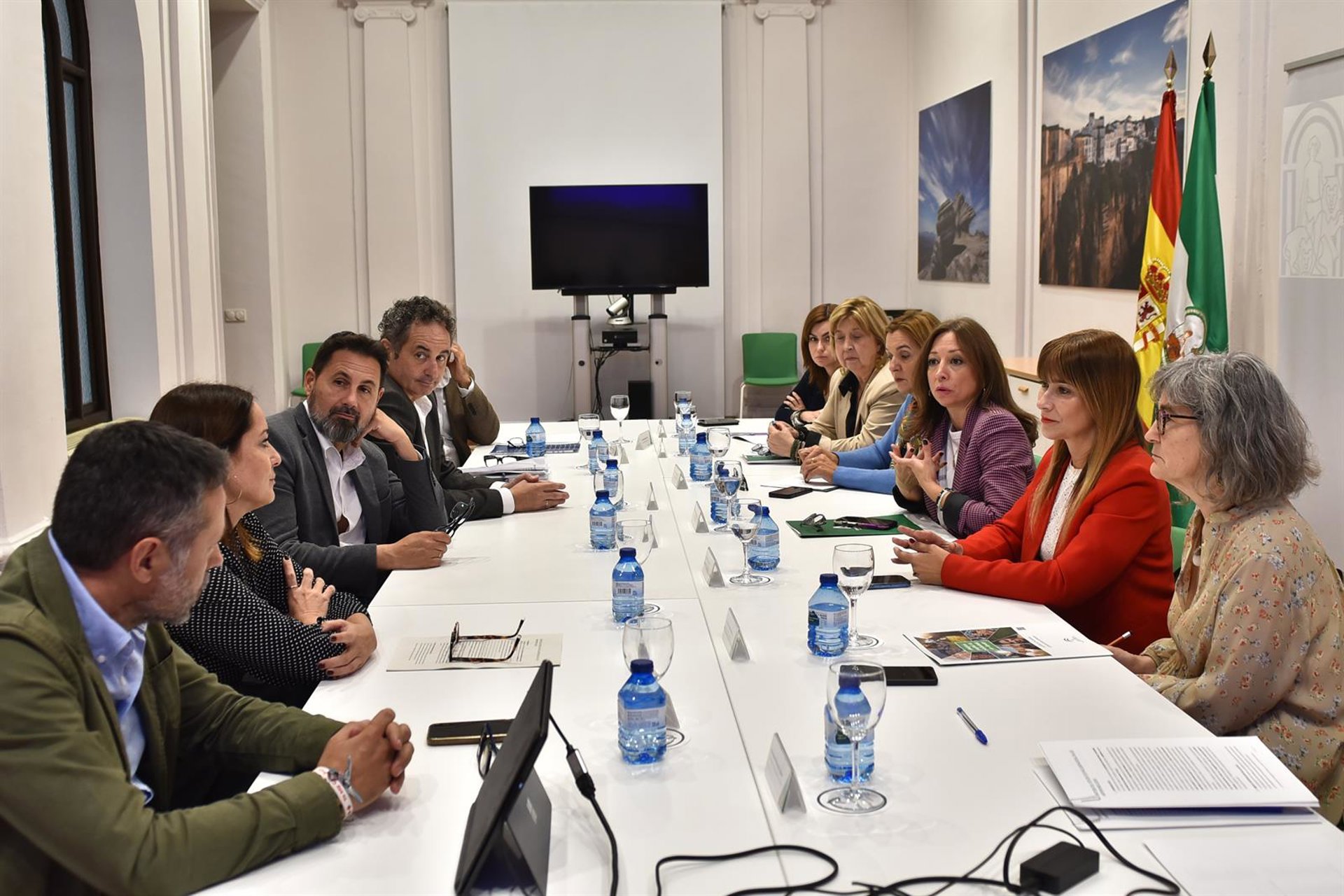 El estudio de Asperones apunta a intervención social intensa en residentes y una alta dependencia institucional
