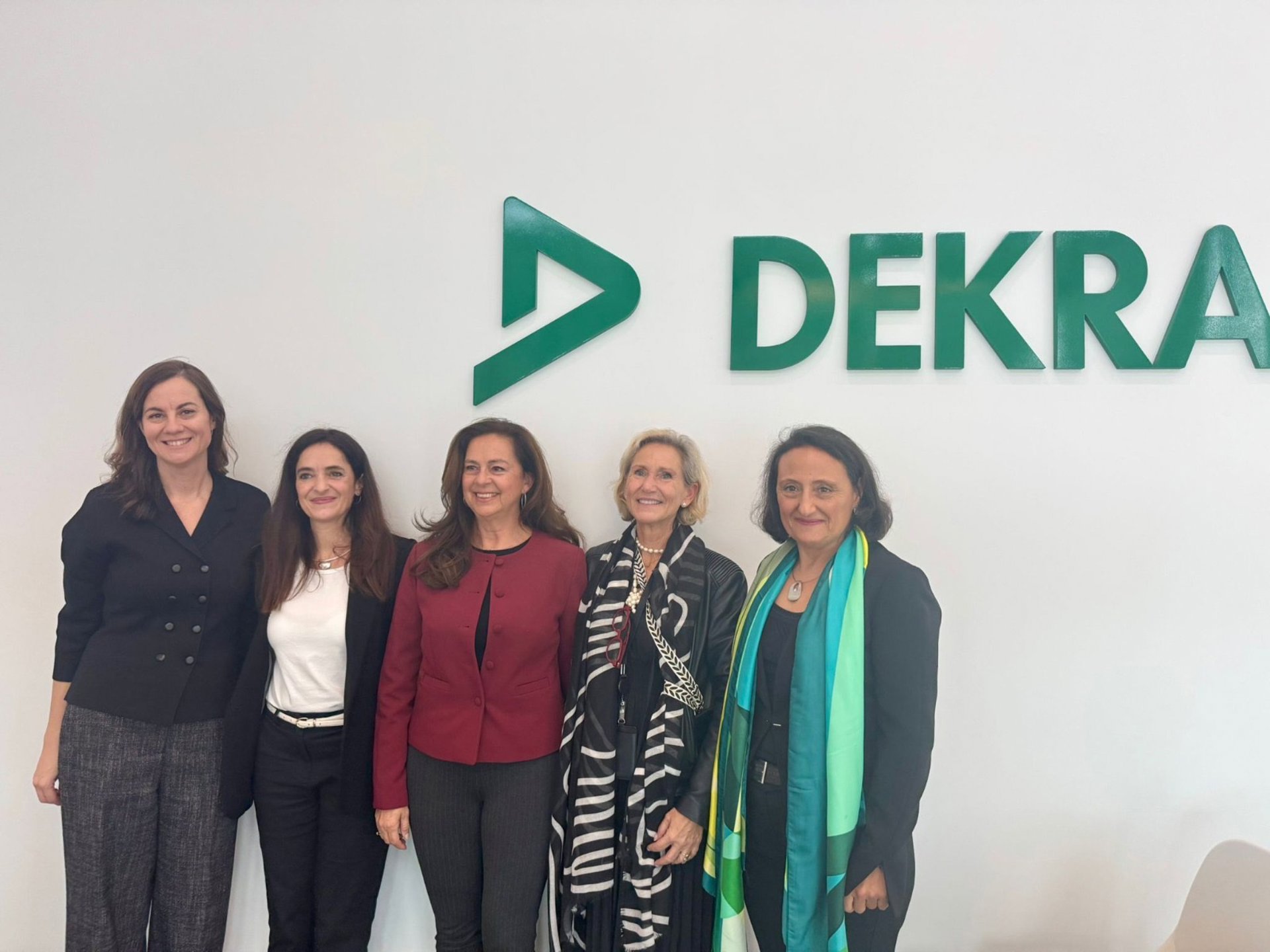 La Cátedra Mujer y Tecnología Hedy Lamarr de UMA reconoce a dos ingenieras con el III Premio Dekra W-STEM 2030
