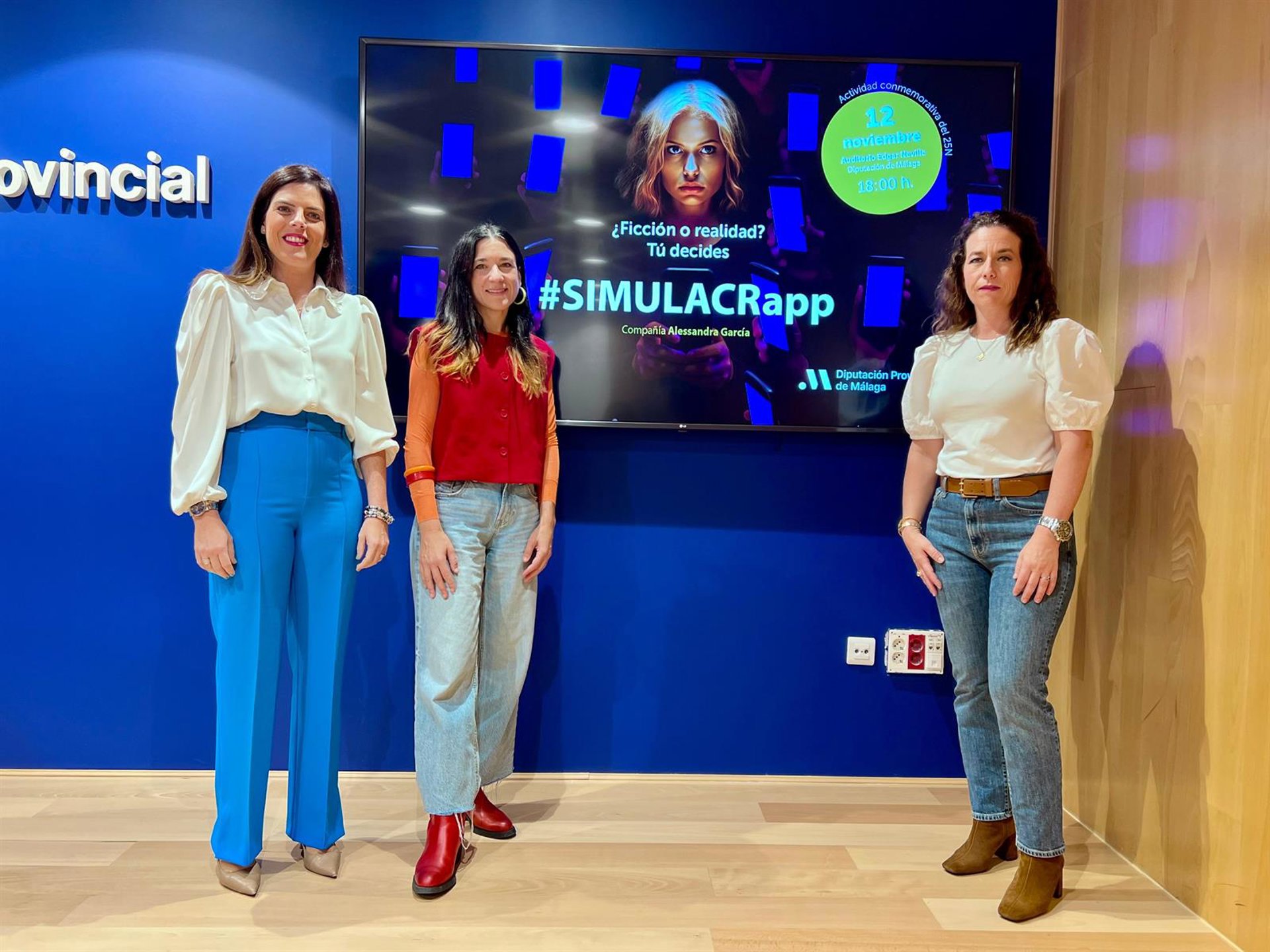 La Diputación estrena la obra de teatro participativa '#SIMULACRapp', de Alessandra García, con motivo del 25N