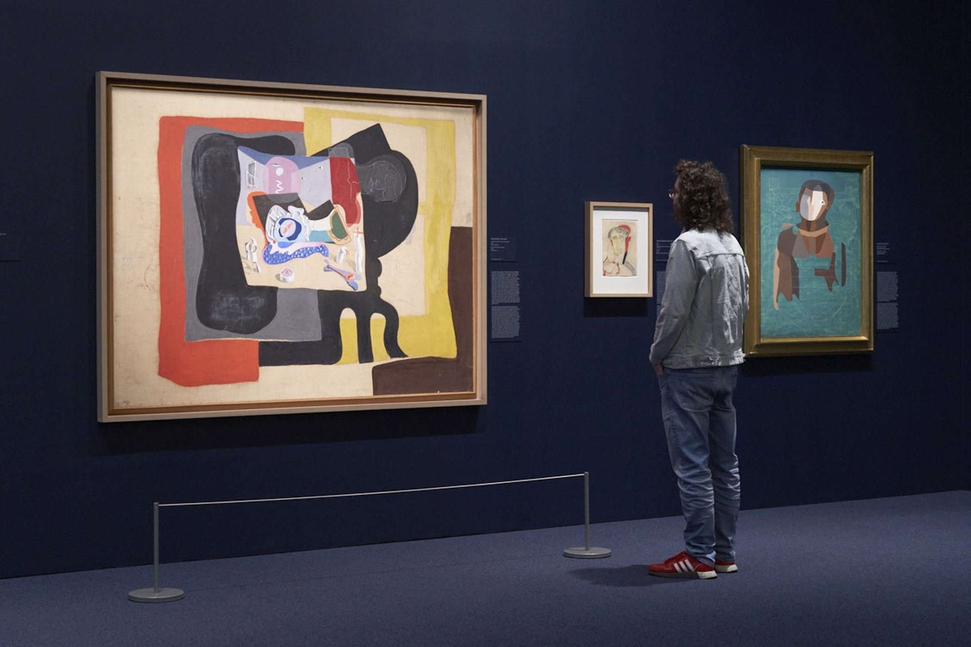 La nueva exposición del Museo Picasso explora "la relación entre las imágenes y la deriva del sujeto moderno"
