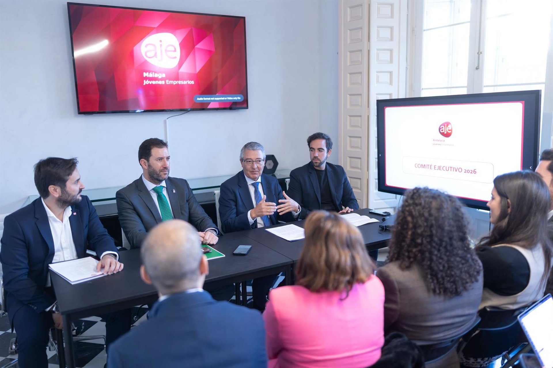 Salado señala oportunidades de internacionalización para jóvenes empresarios en turismo o agroalimentación
