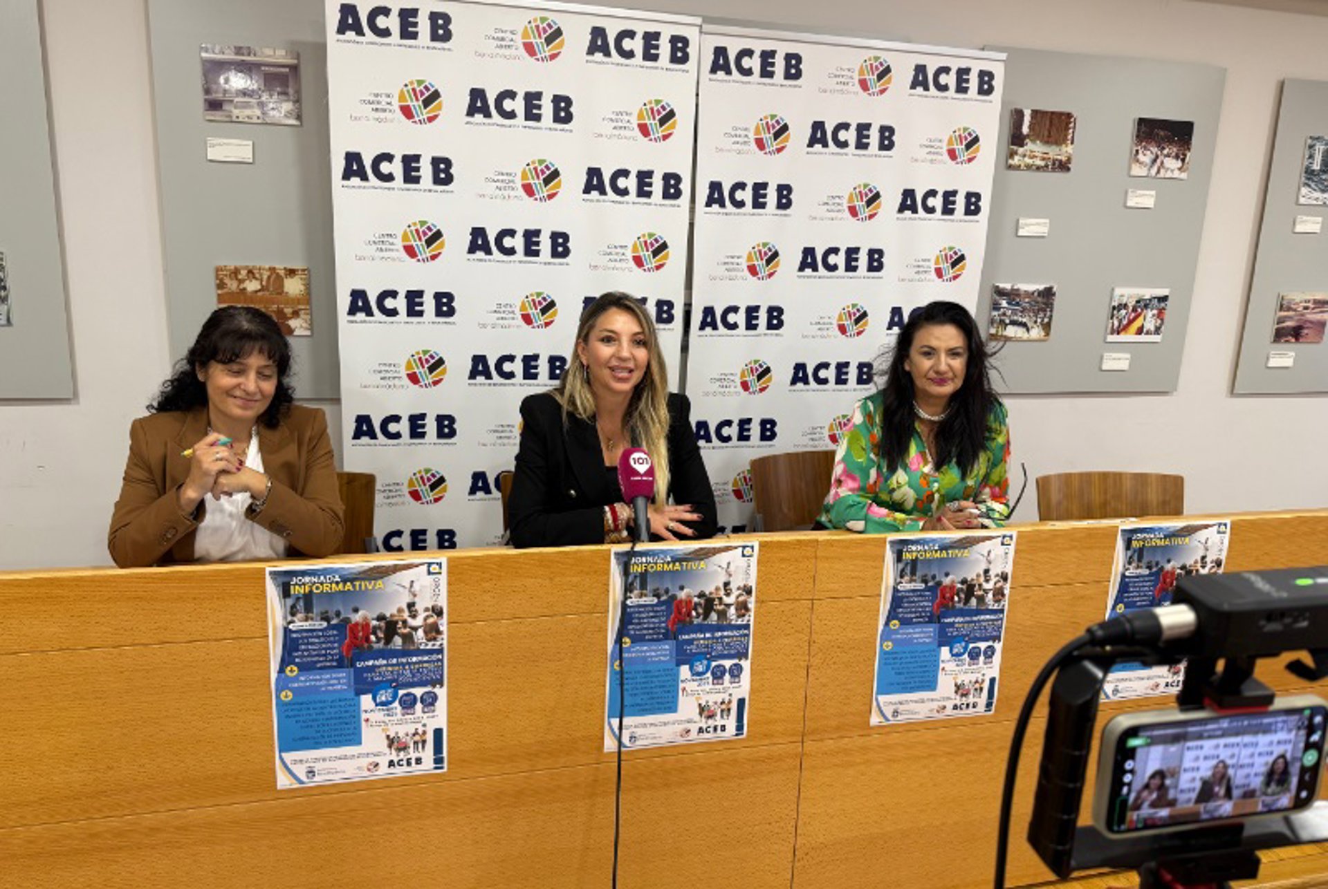 Una campaña en Benalmádena fomenta entre las empresas contratar a madres con hijos dependientes