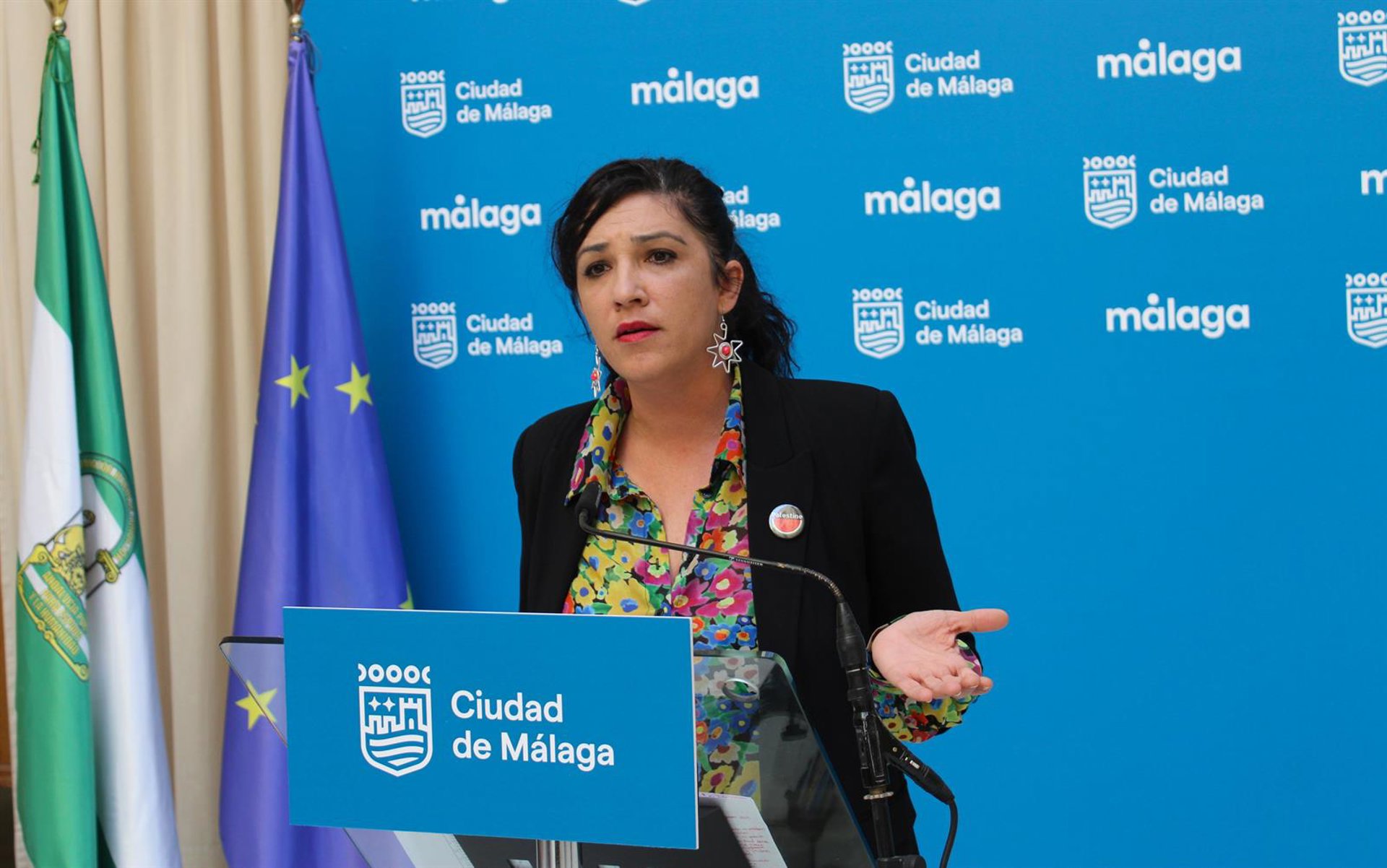 Con Málaga dice que los presupuestos son "de escaparate" y dan la espalda a la vivienda y a los barrios