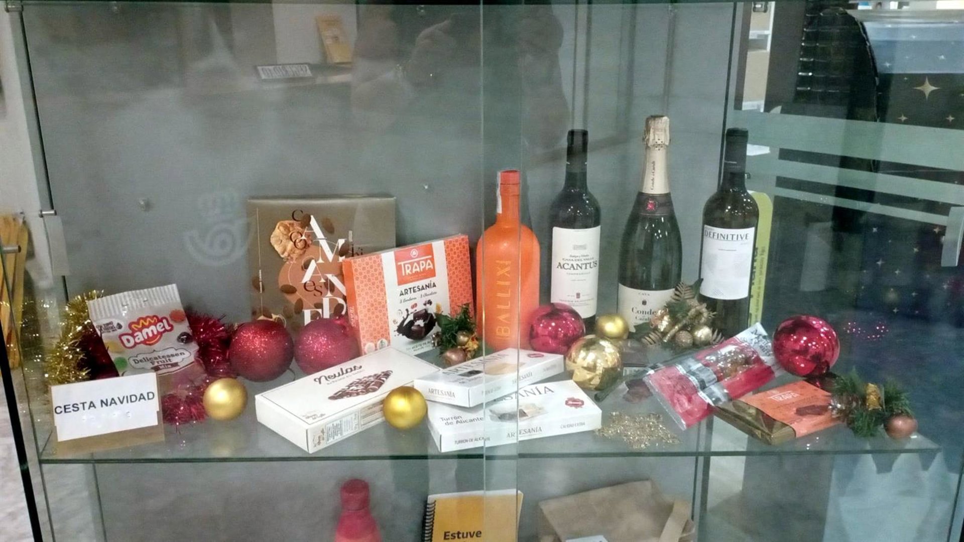 Correos facilita la compra y envío de cestas navideñas en toda la provincia de Málaga