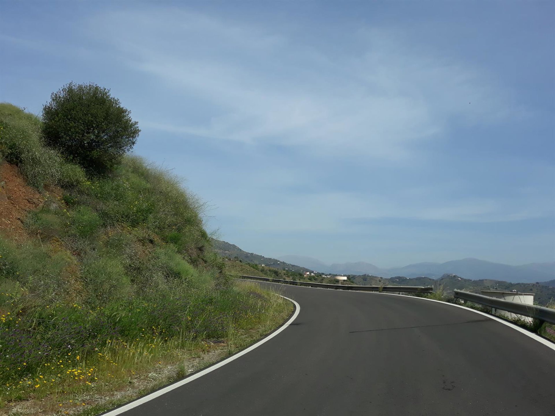 Diputación licita por 411.000 euros obras de mejora de la seguridad vial en la carretera de Benamargosa a Cútar