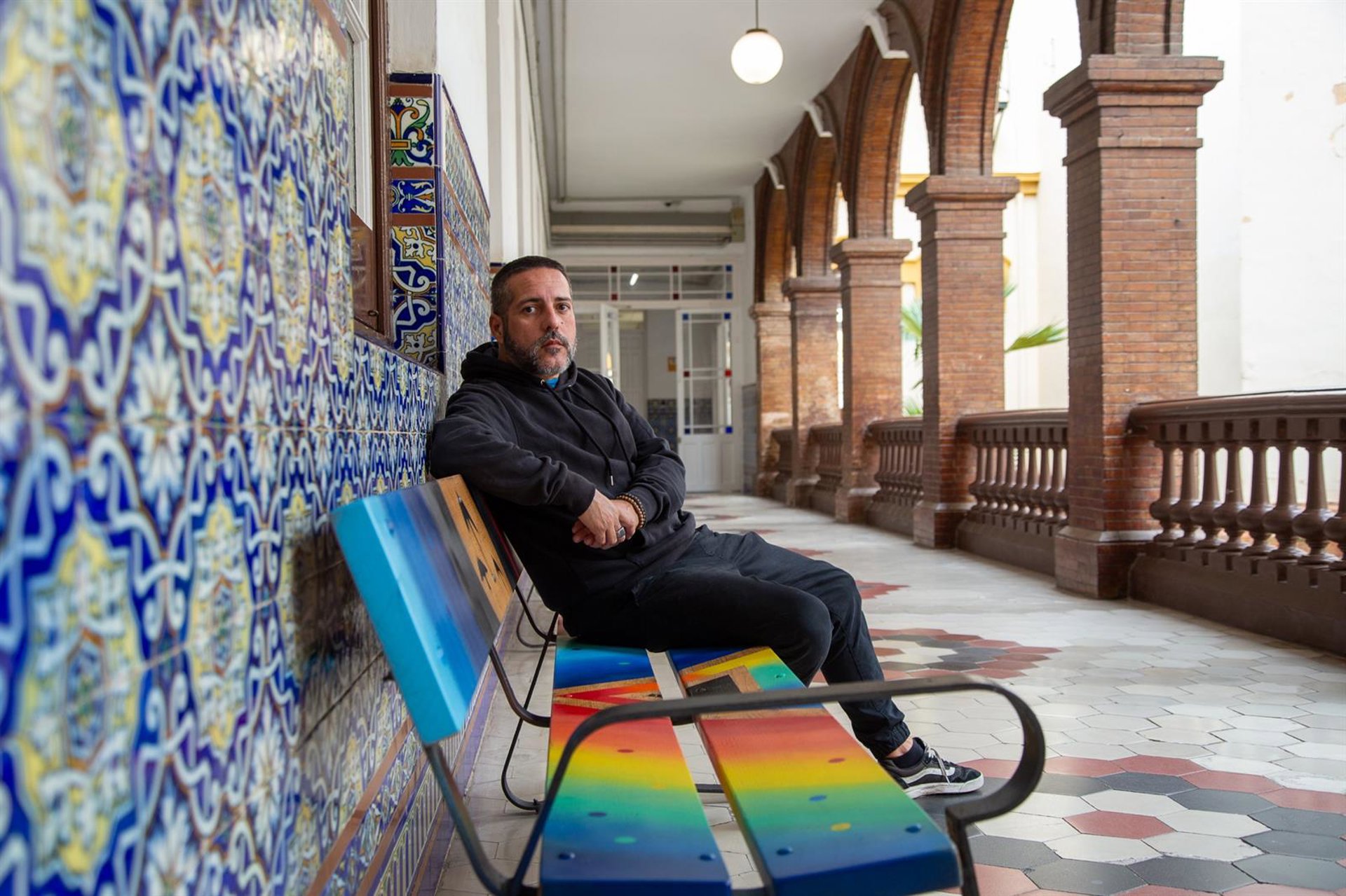 El artista D.Darko transforma La Térmica con una intervención sobre el tránsito y la memoria de los espacios