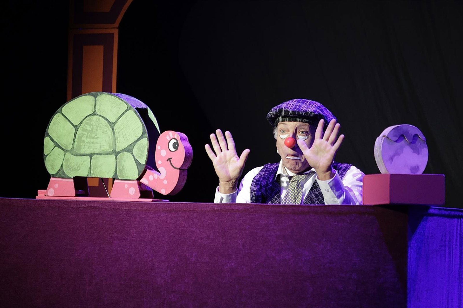 El Área de Educación ofrece a centros educativos un nuevo programa navideño de teatro y música en La Caja Blanca