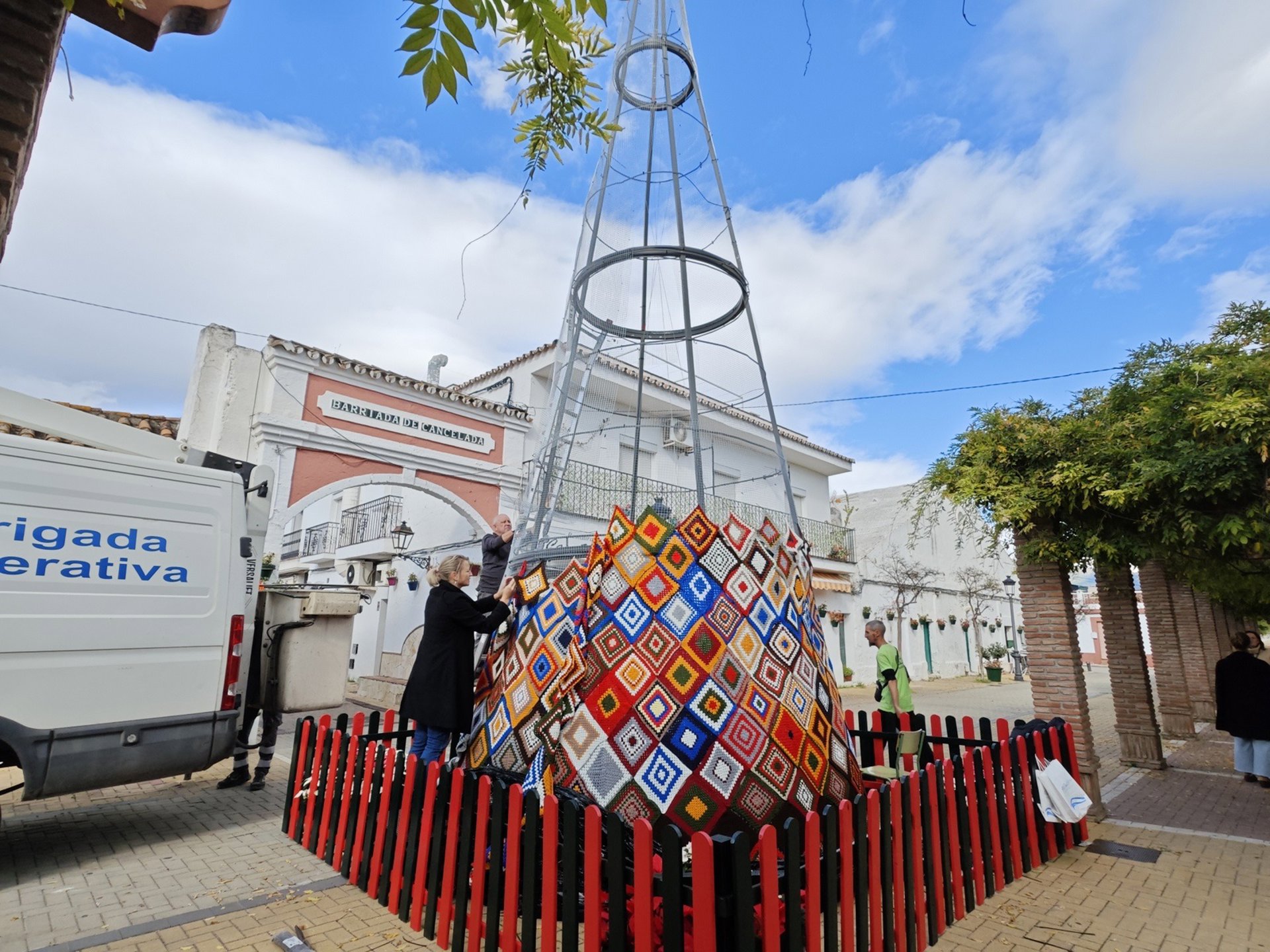 Estepona contará con uno de los árboles de Navidad de croché más grandes de Andalucía