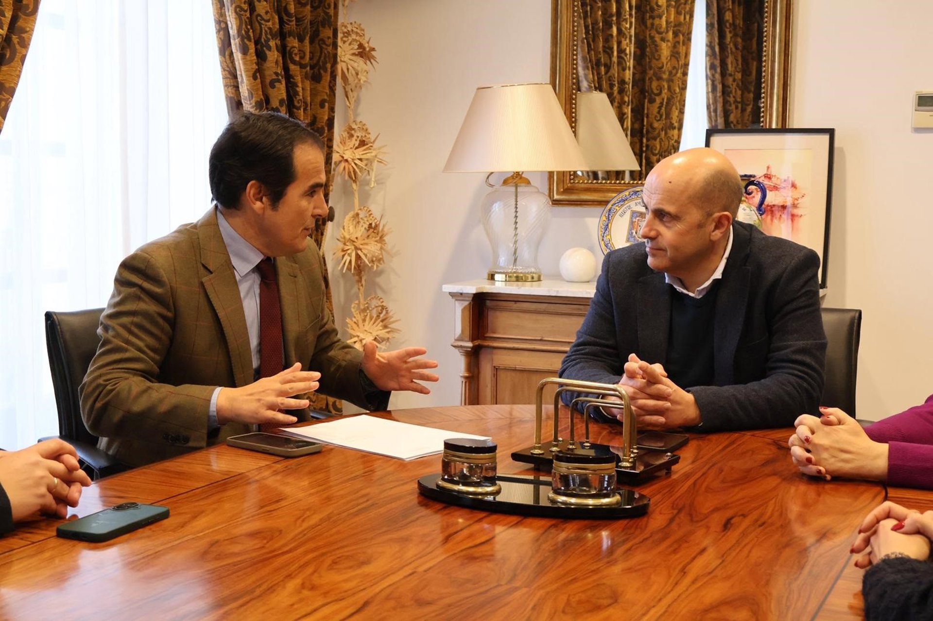 La Junta y el Ayuntamiento de Archidona firman la permuta de edificios para la nueva sede judicial
