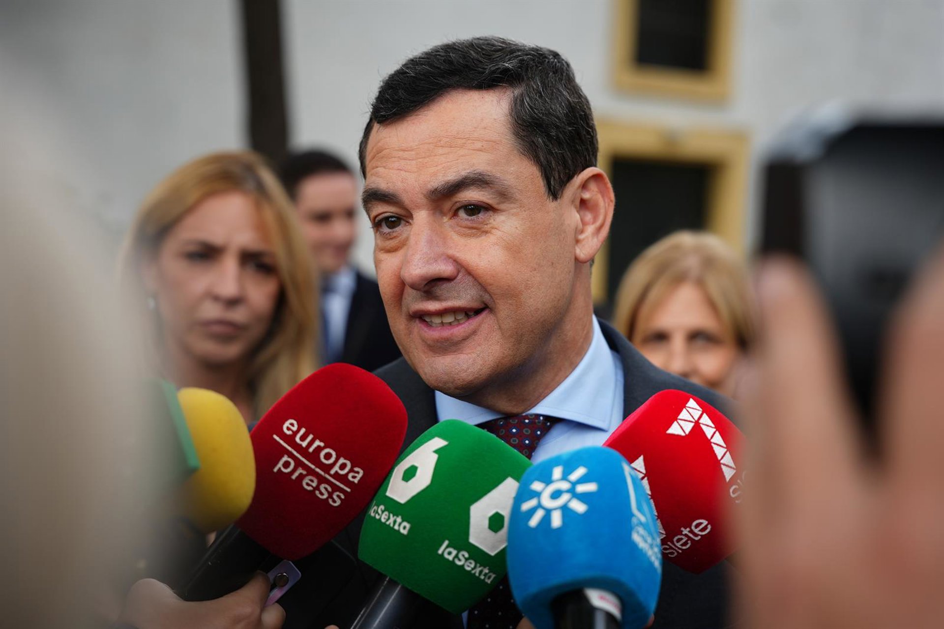 Moreno pide que "nadie baje la guardia" en Málaga: "Mucho cuidado, sentido común, responsabilidad y cabeza"