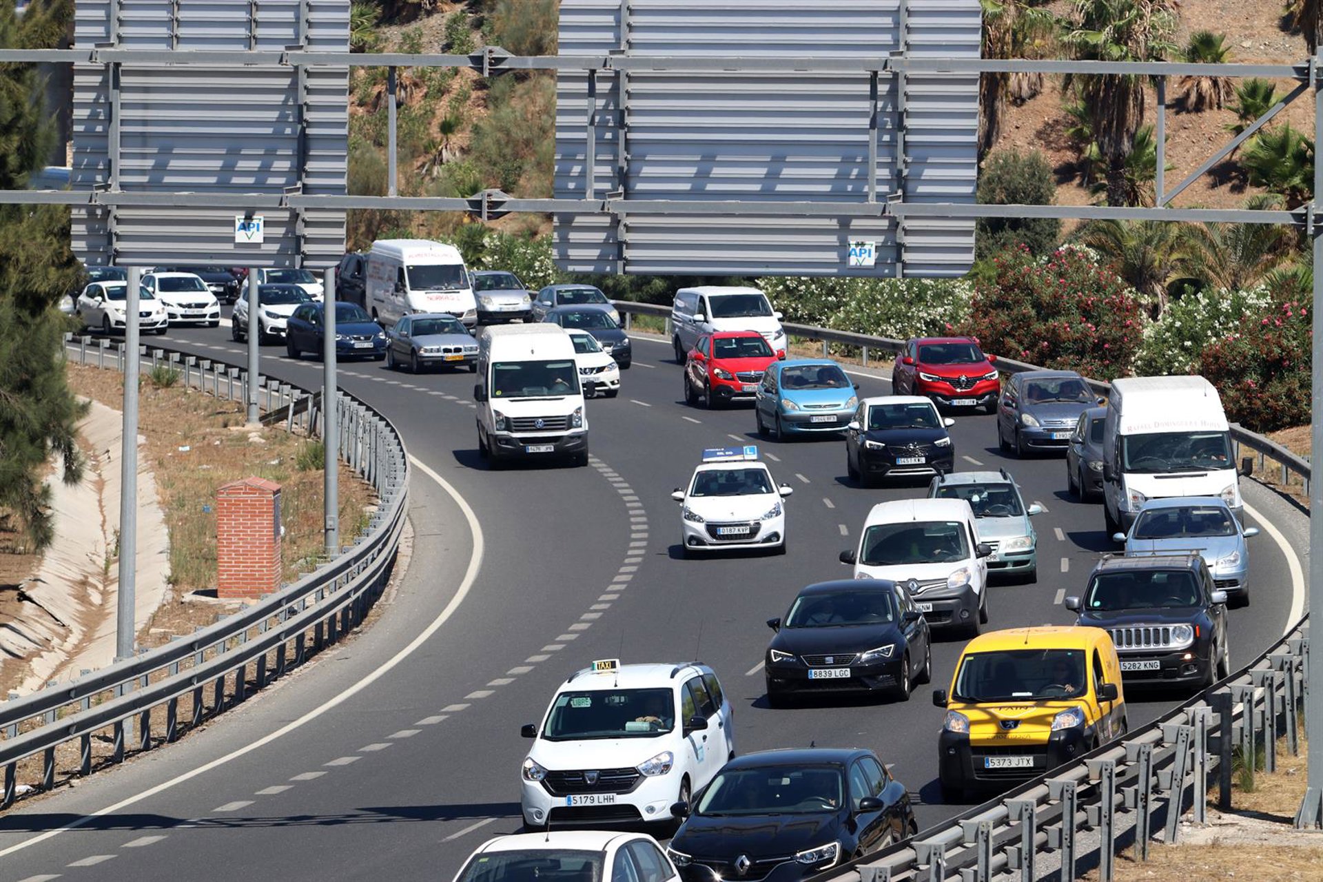 Reabierta la A-92M en Antequera en sentido Granada tras ser cortada por el accidente de un camión