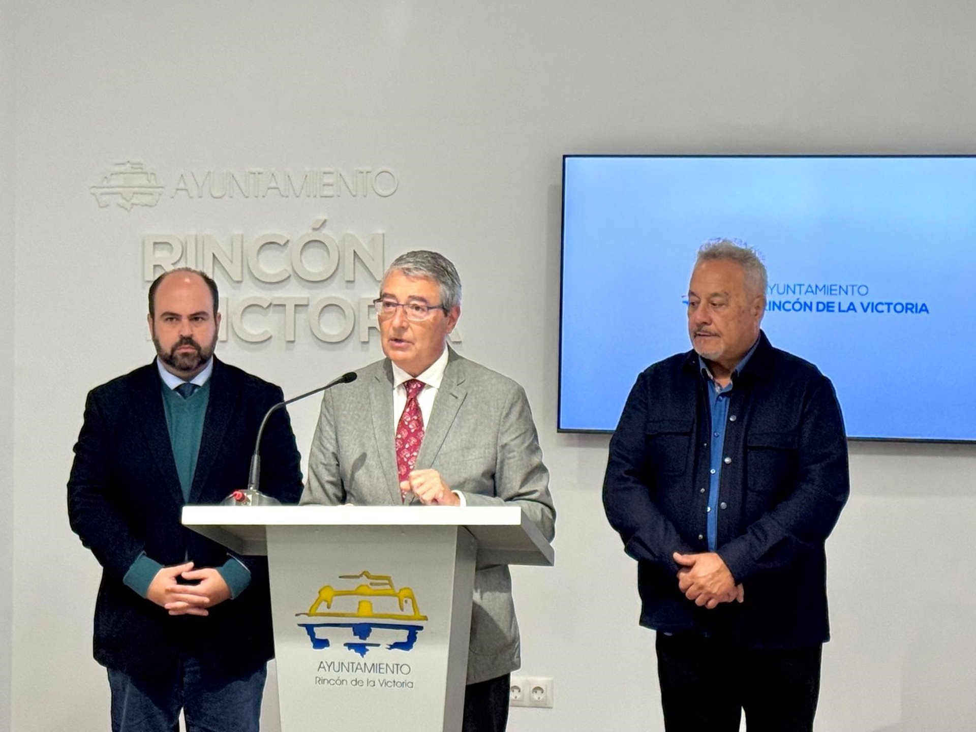 Rincón presenta el nuevo sistema de estacionamiento regulado, gratuito para los vecinos empadronados