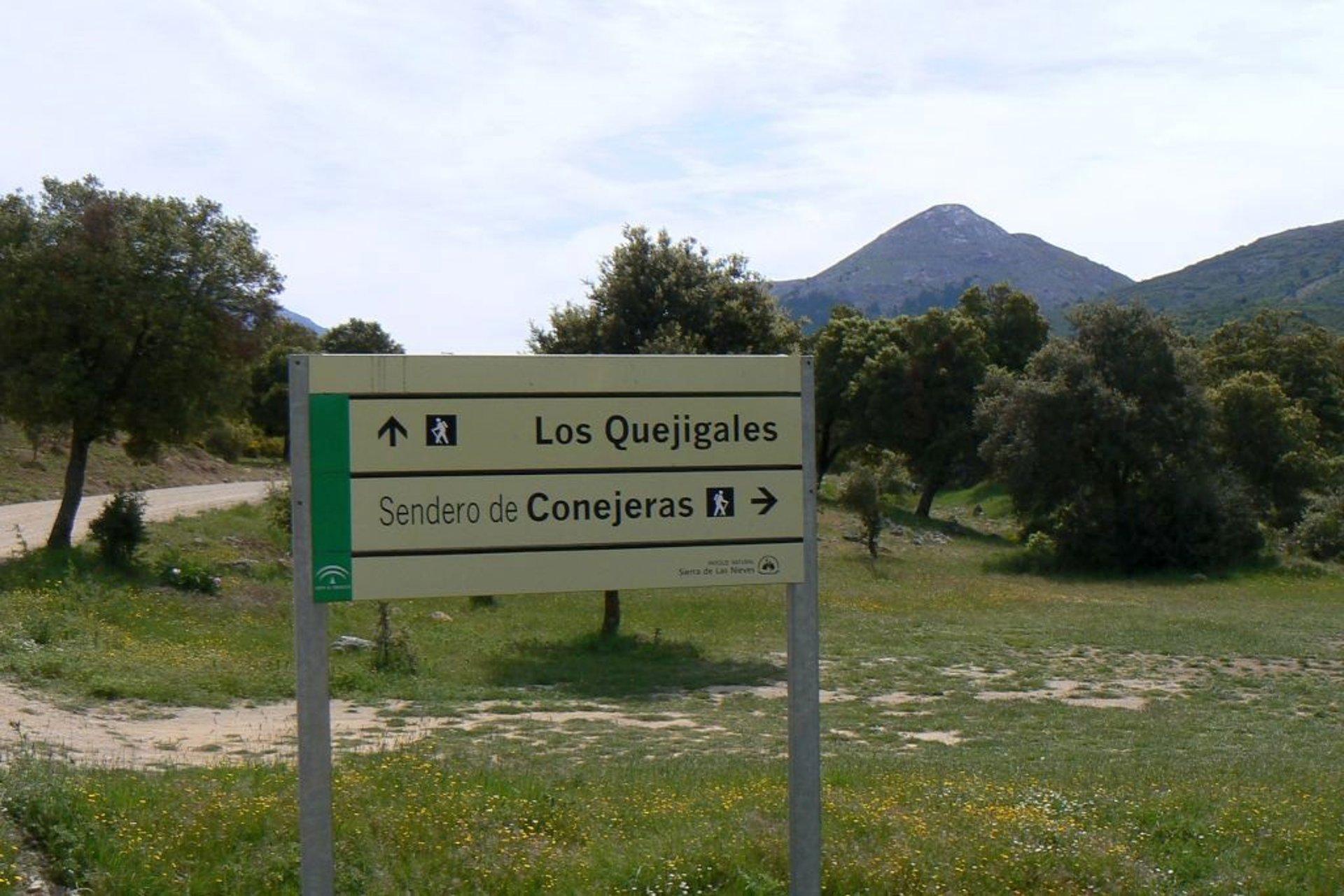 Sierra de las Nieves pondrá en marcha una app de itinerarios para consultar la red de senderos del destino