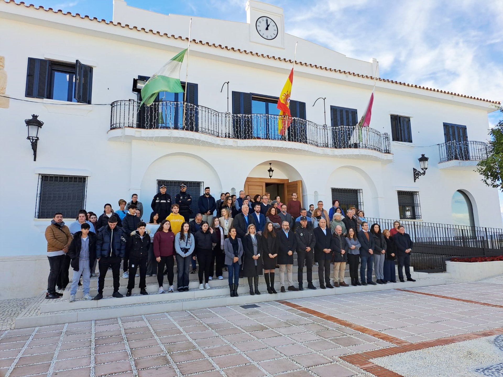 Silencio y dolor en Alhaurín el Grande tras la muerte de dos novios adolescentes en un incendio en una casa