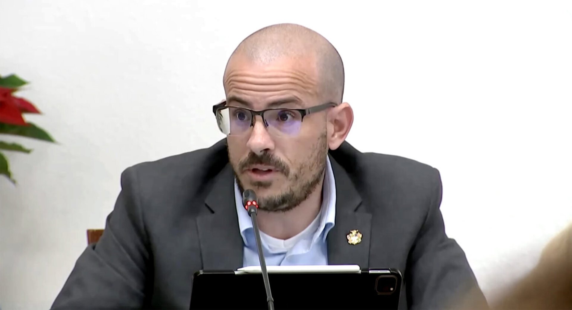 Vox valora que la piscina terapéutica para embarazadas sea gratuita en Mijas