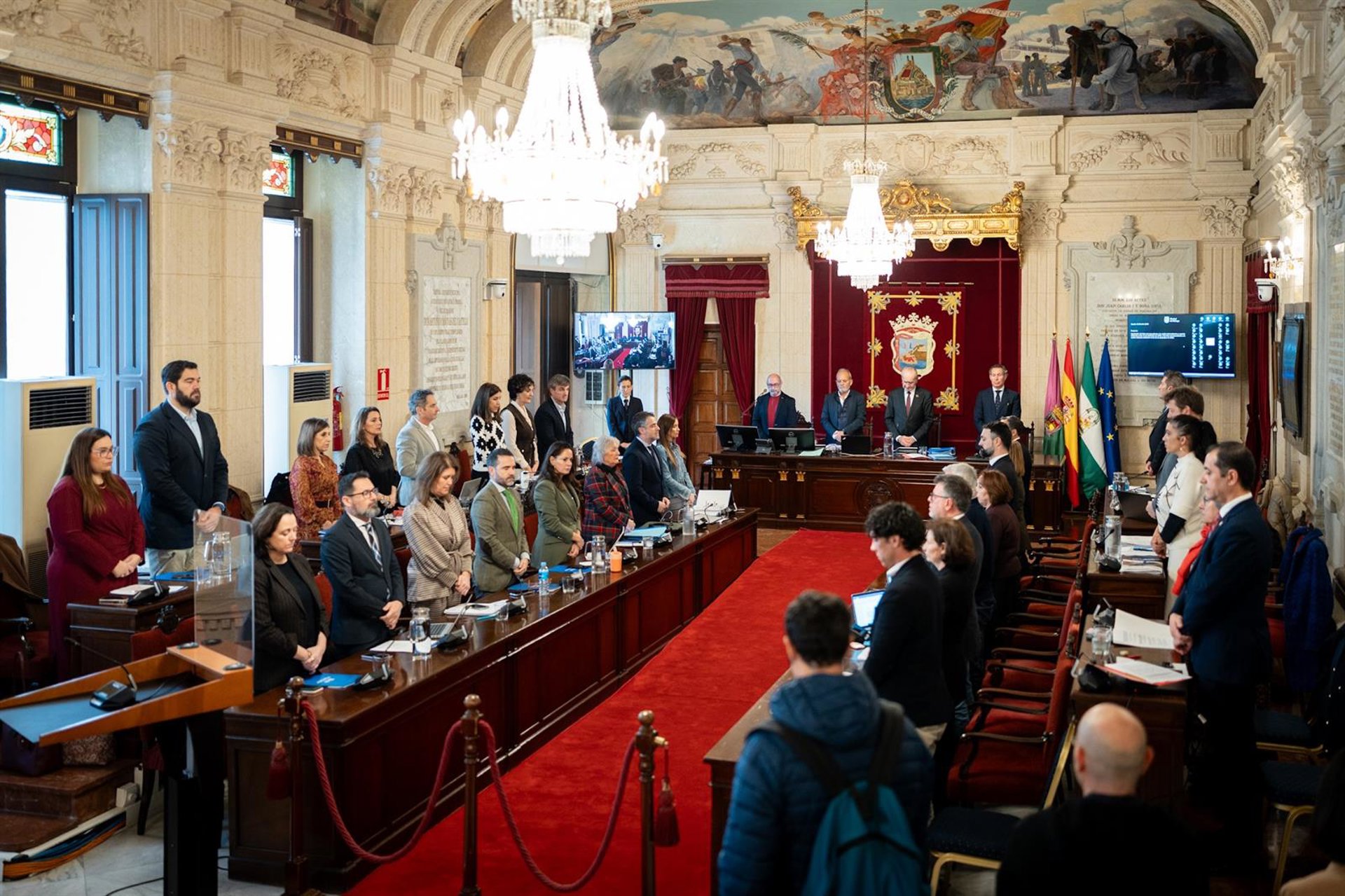 El Pleno insta al Gobierno a llevar a cabo una revisión completa de las líneas ferroviarias