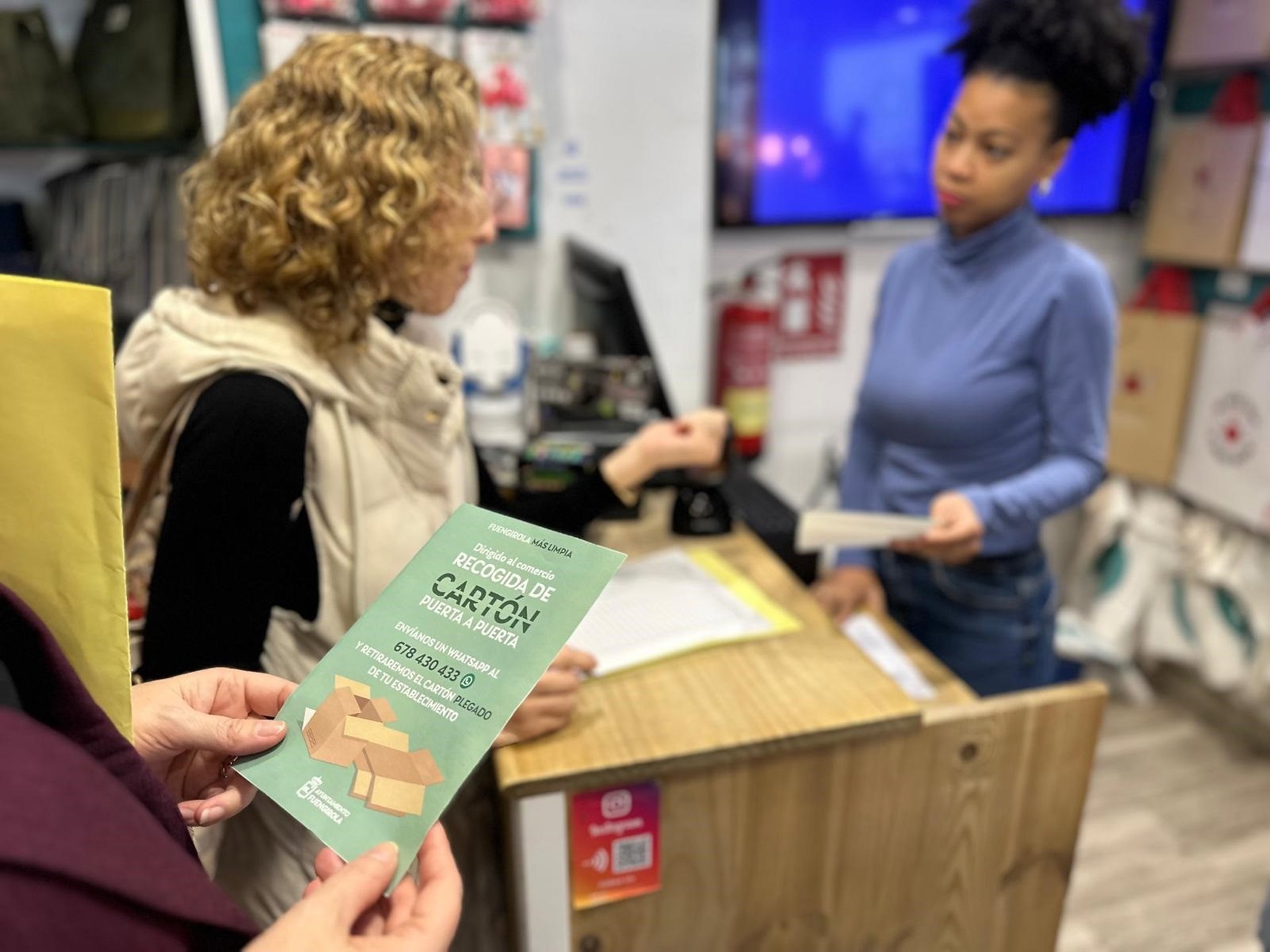 Fuengirola recuerda a comercios la disponibilidad del servicio gratuito de recogida de cartón puerta a puerta