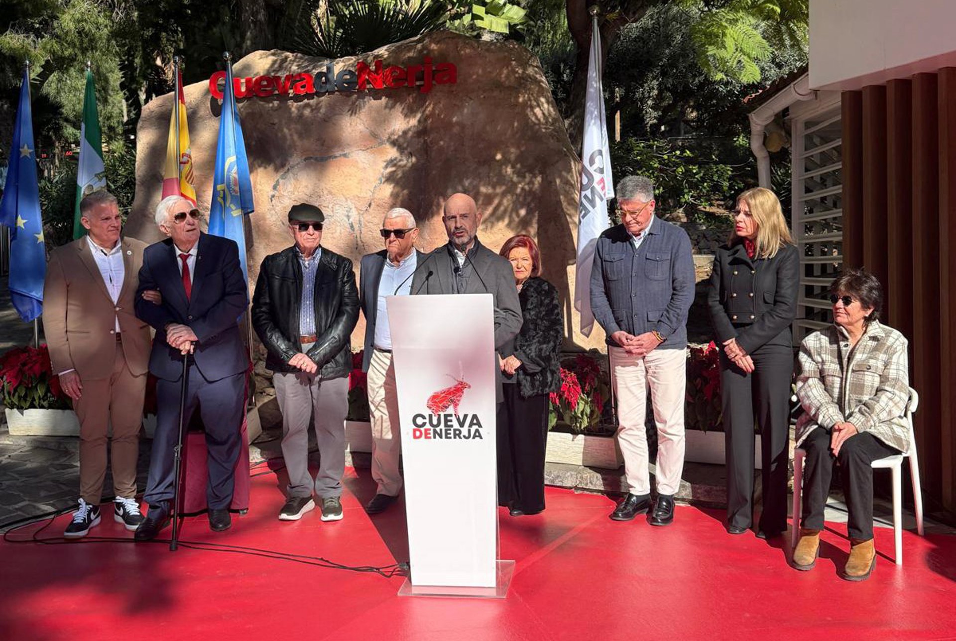 La Cueva de Nerja homenajea a sus cinco descubridores en el 67 aniversario del hallazgo de la cavidad