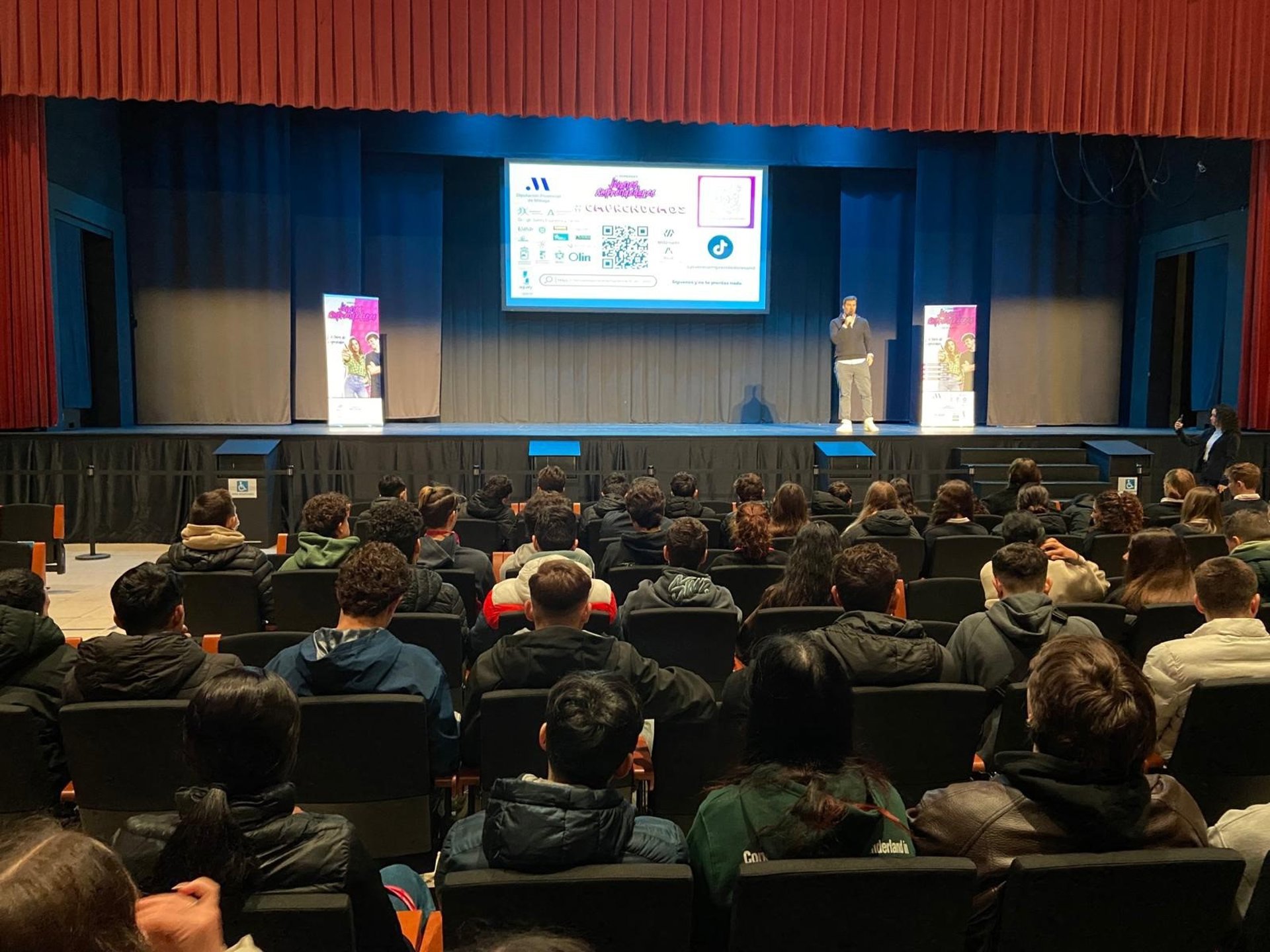 Más de 1.700 jóvenes de municipios pequeños aprenderán a poner en marcha sus iniciativas emprendedoras
