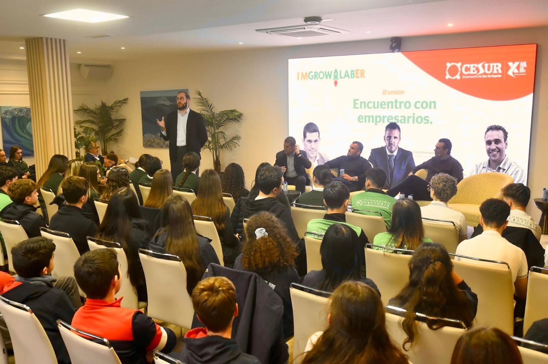 Más de 200 alumnos participan en el programa de emprendimiento de Cesur en Málaga