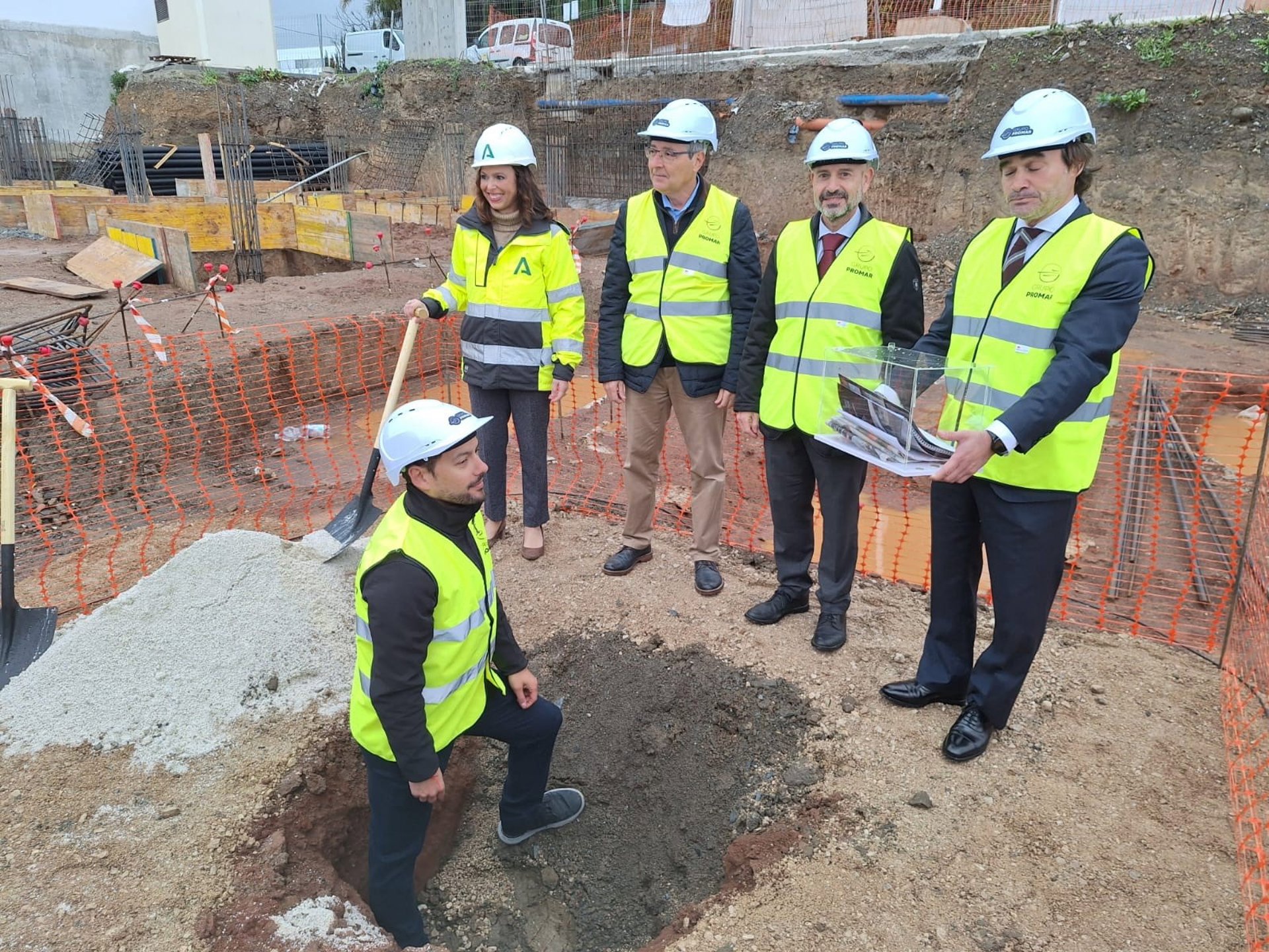 Ponen la primera piedra de una promoción de 20 viviendas de alquiler asequible en Rincón de la Victoria
