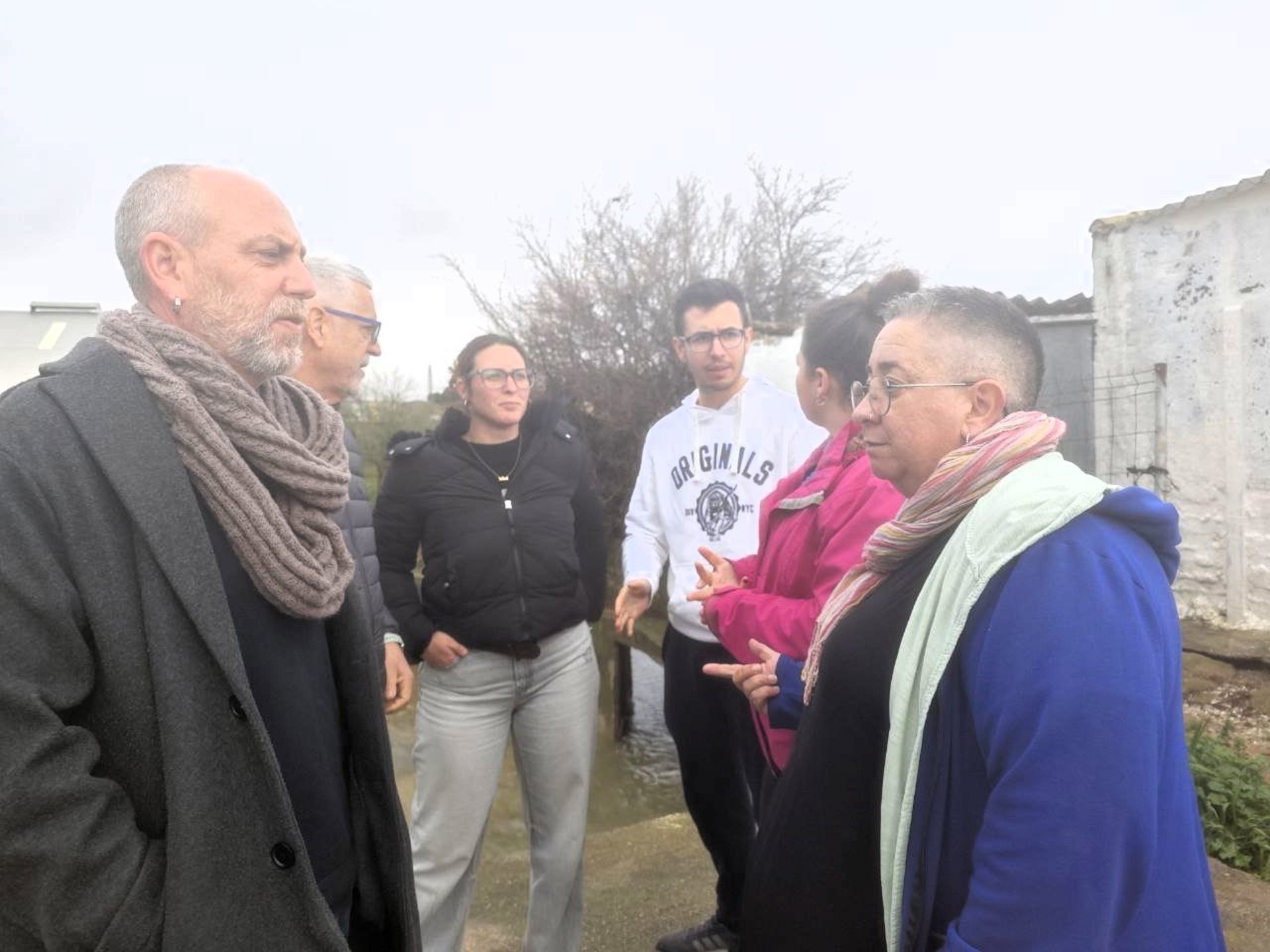 Alba pide a Moreno que se "mantenga con las botas puestas" y que actúe con "urgencia" ante daños