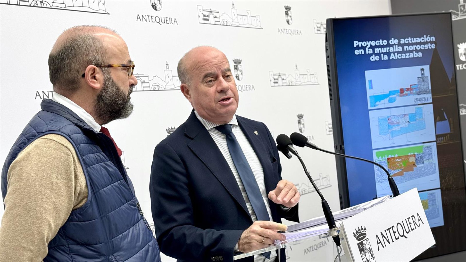 Antequera recibe el proyecto para garantizar la estabilidad de la muralla noroeste de la Alcazaba