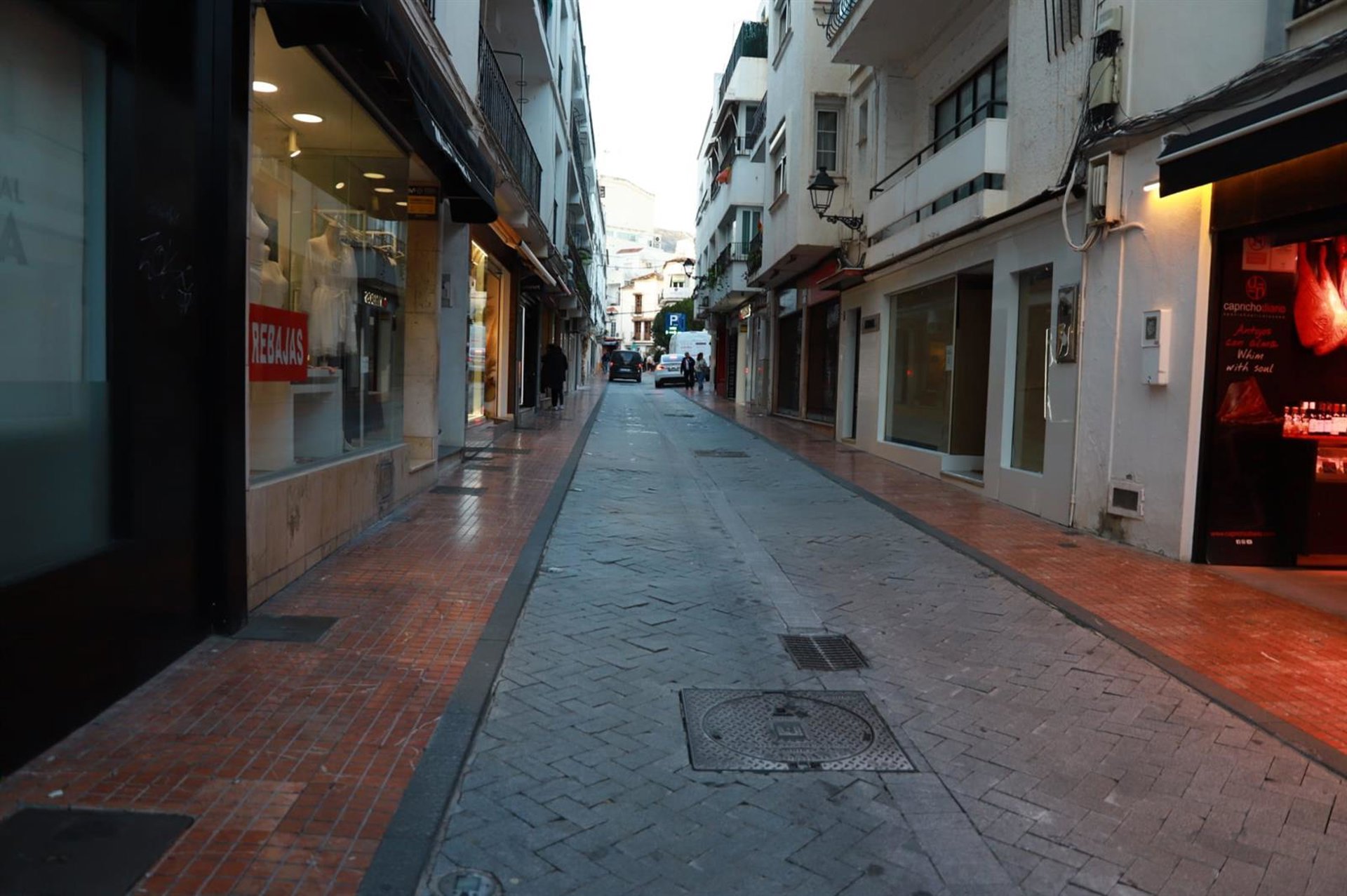 Ayuntamiento de Marbella inicia trabajos de renovación de la calzada de las calles Huerta Chica y Castillejos