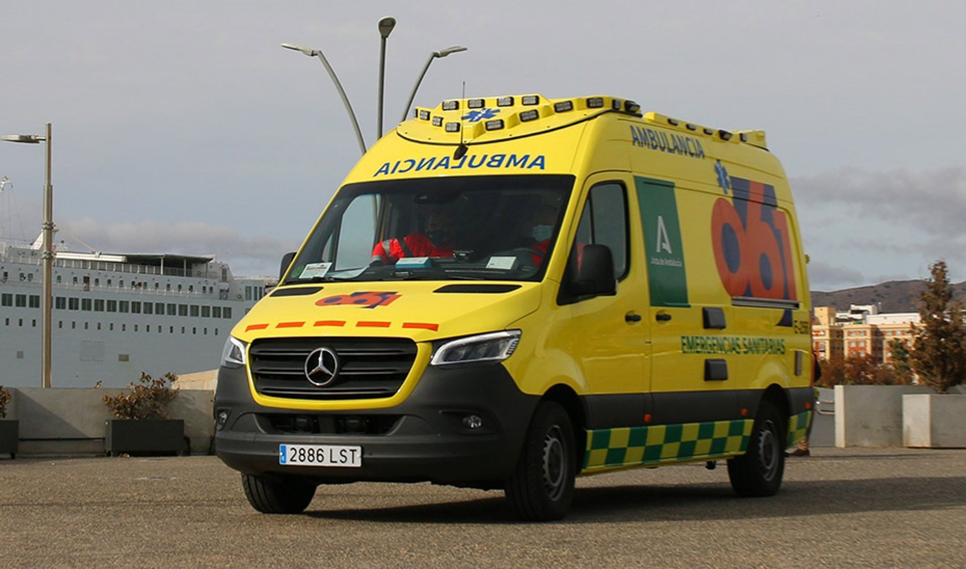 Cinco heridos, entre ellos un menor de once meses, en un accidente de tráfico en Marbella
