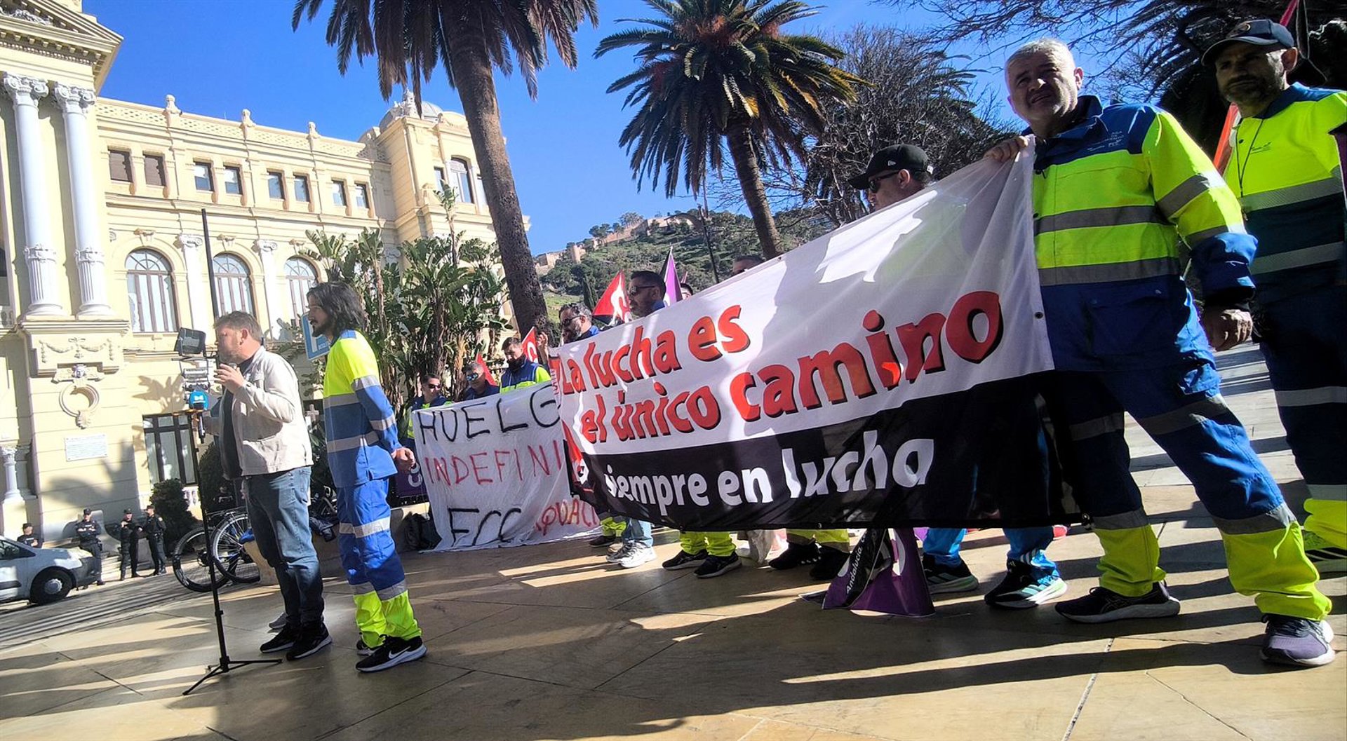 Con Málaga lleva al Pleno la huelga del servicio de alcantarillado y pide mediar para resolver conflicto