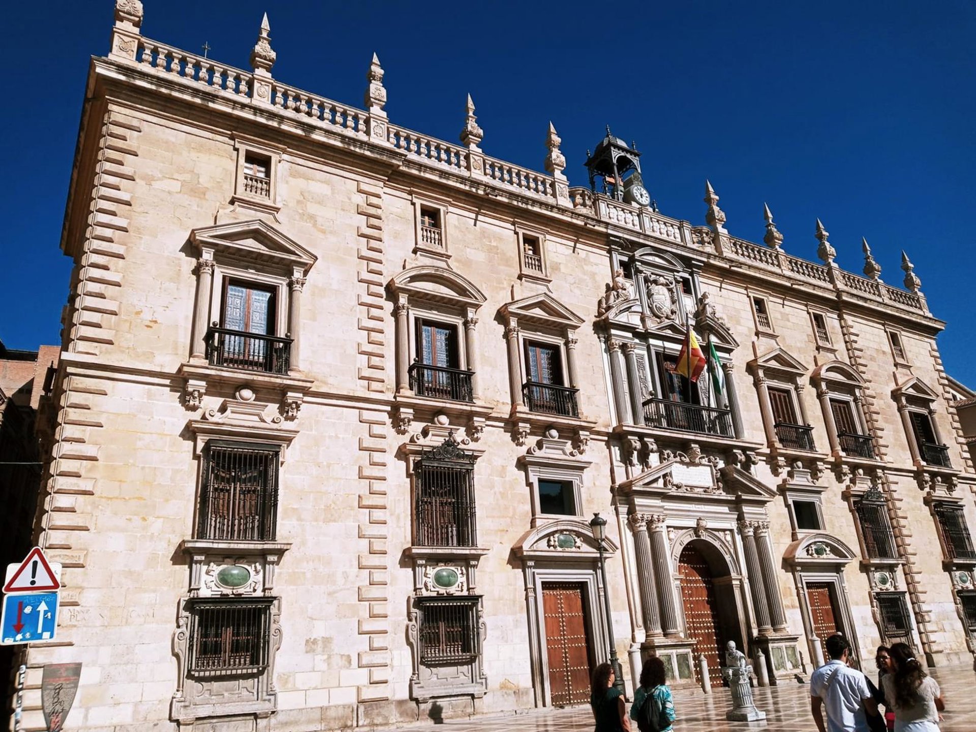 Confirman condena de 16 años para un hombre por abusos a dos menores y rebajan pena por pornografía