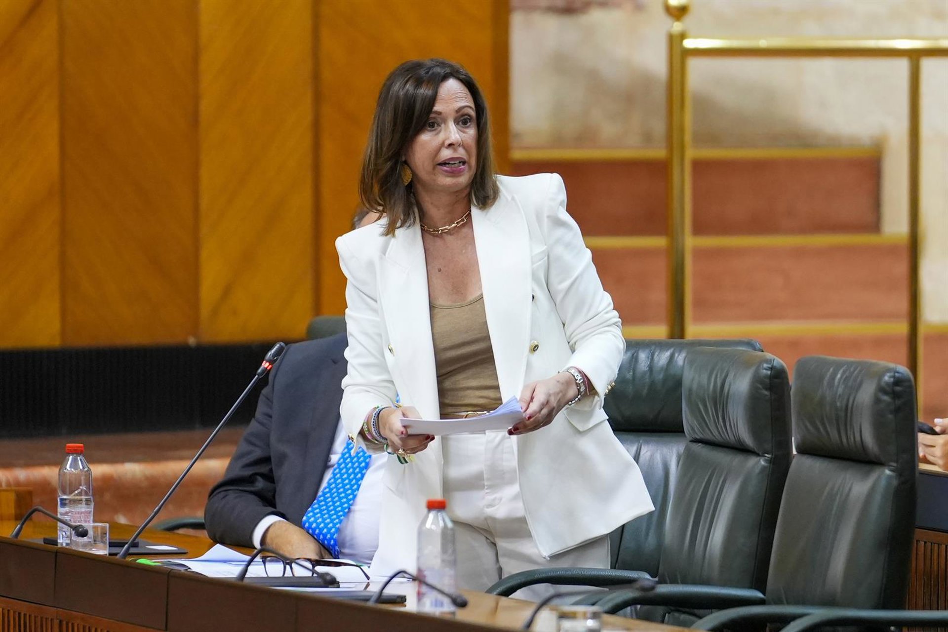Díaz dice estar pendiente de 62 familias de Manilva en riesgo de desahucio y espera informe de vulnerabilidad