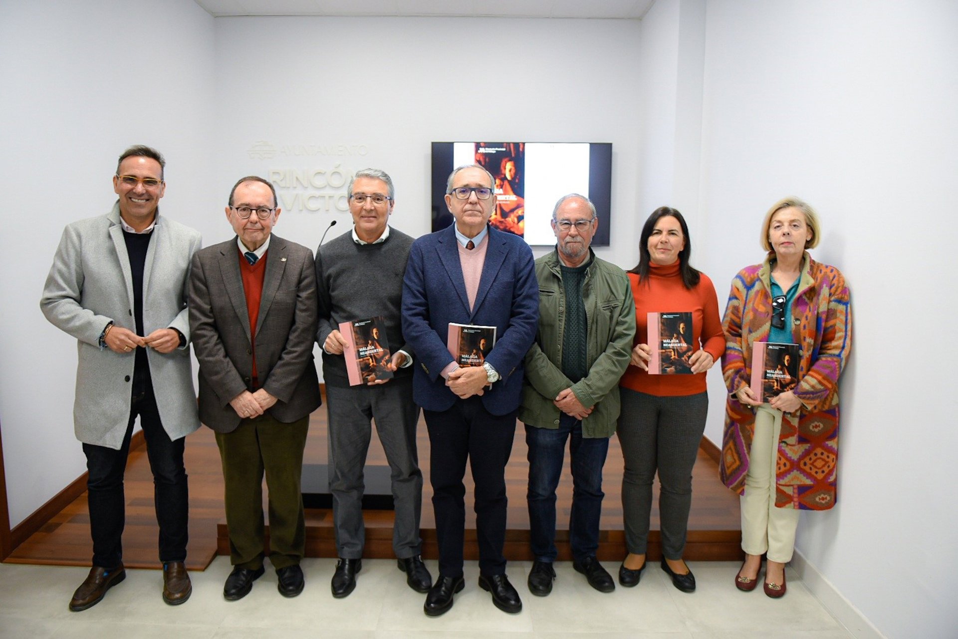 Diputación impulsa libro sobre neandertales en Málaga y la importancia de la provincia para su supervivencia