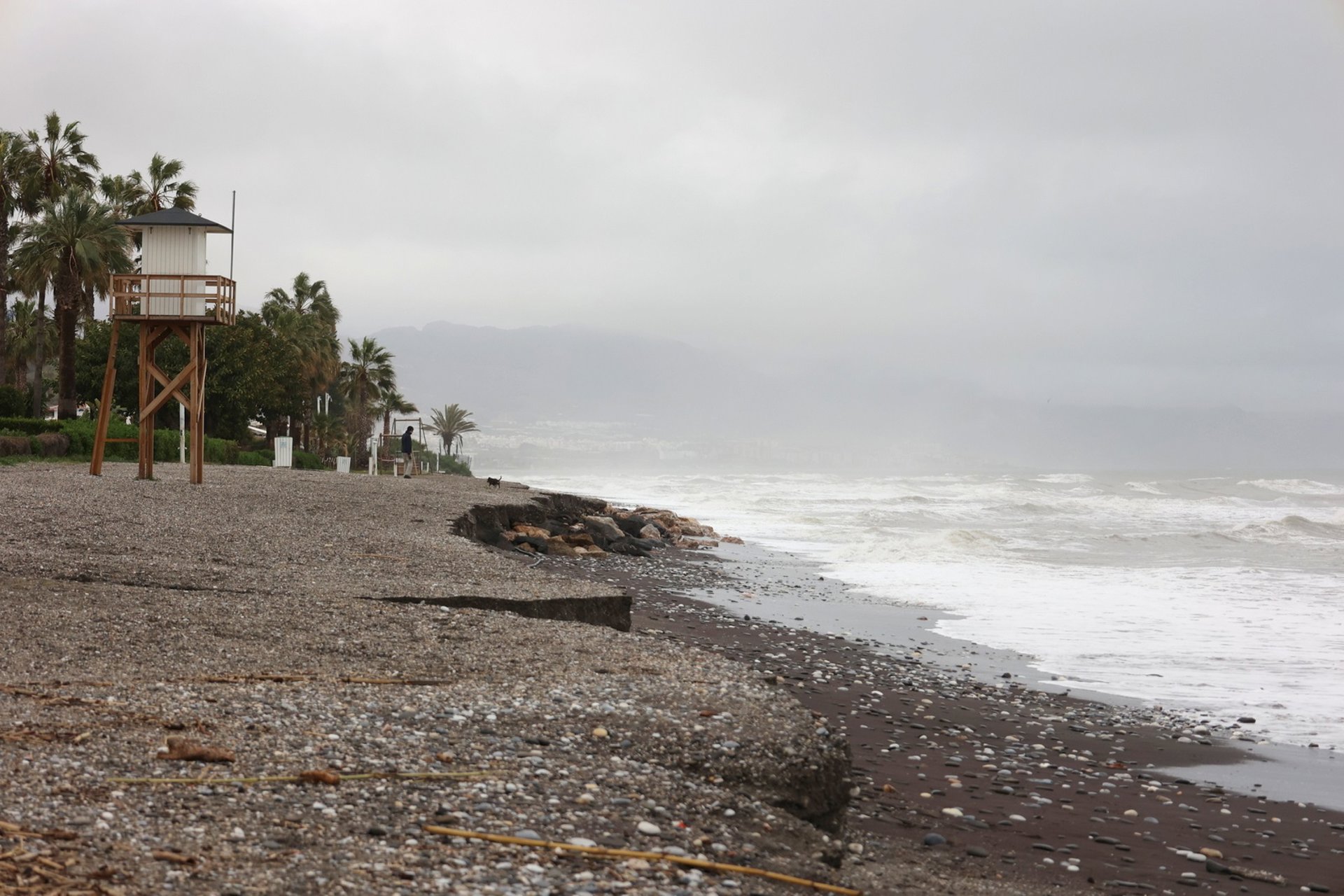 El Ayuntamiento de Torrox inicia la valoración de daños tras el temporal