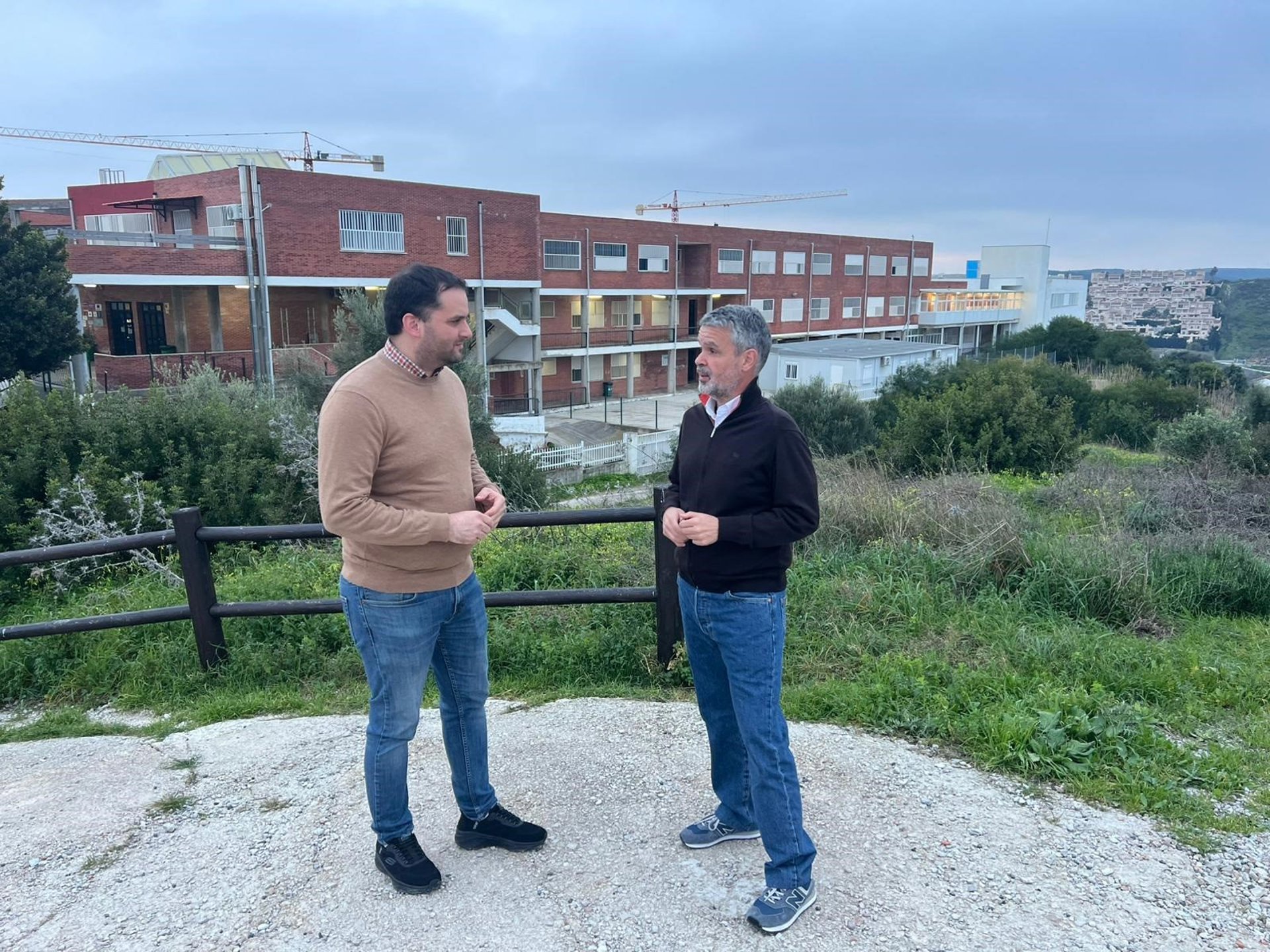 El PSOE exige a Moreno que "cumpla con Manilva y construya el segundo instituto"