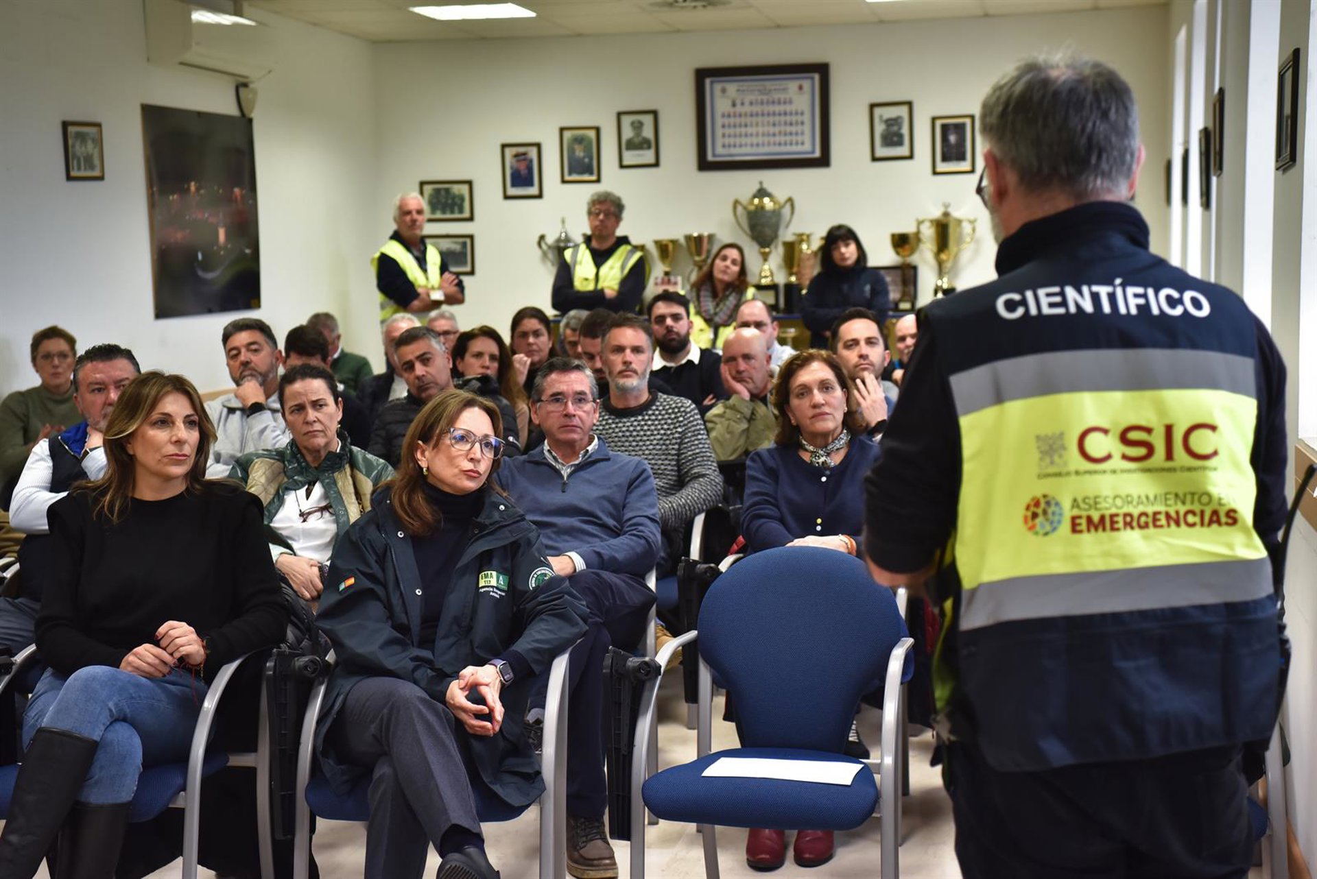 Junta y Gobierno de España ofrecen información científica a municipios afectados por ruidos y movimientos