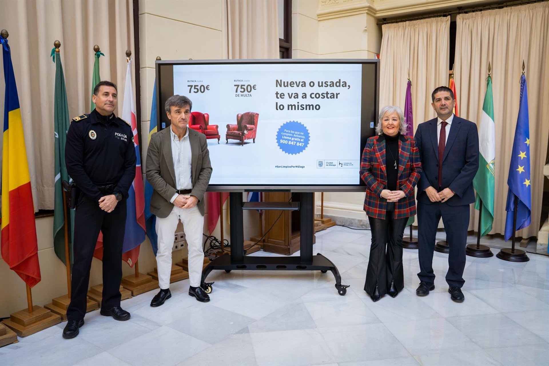 Málaga pone en marcha campaña de concienciación sobre el correcto depósito de pequeños muebles para su retirada
