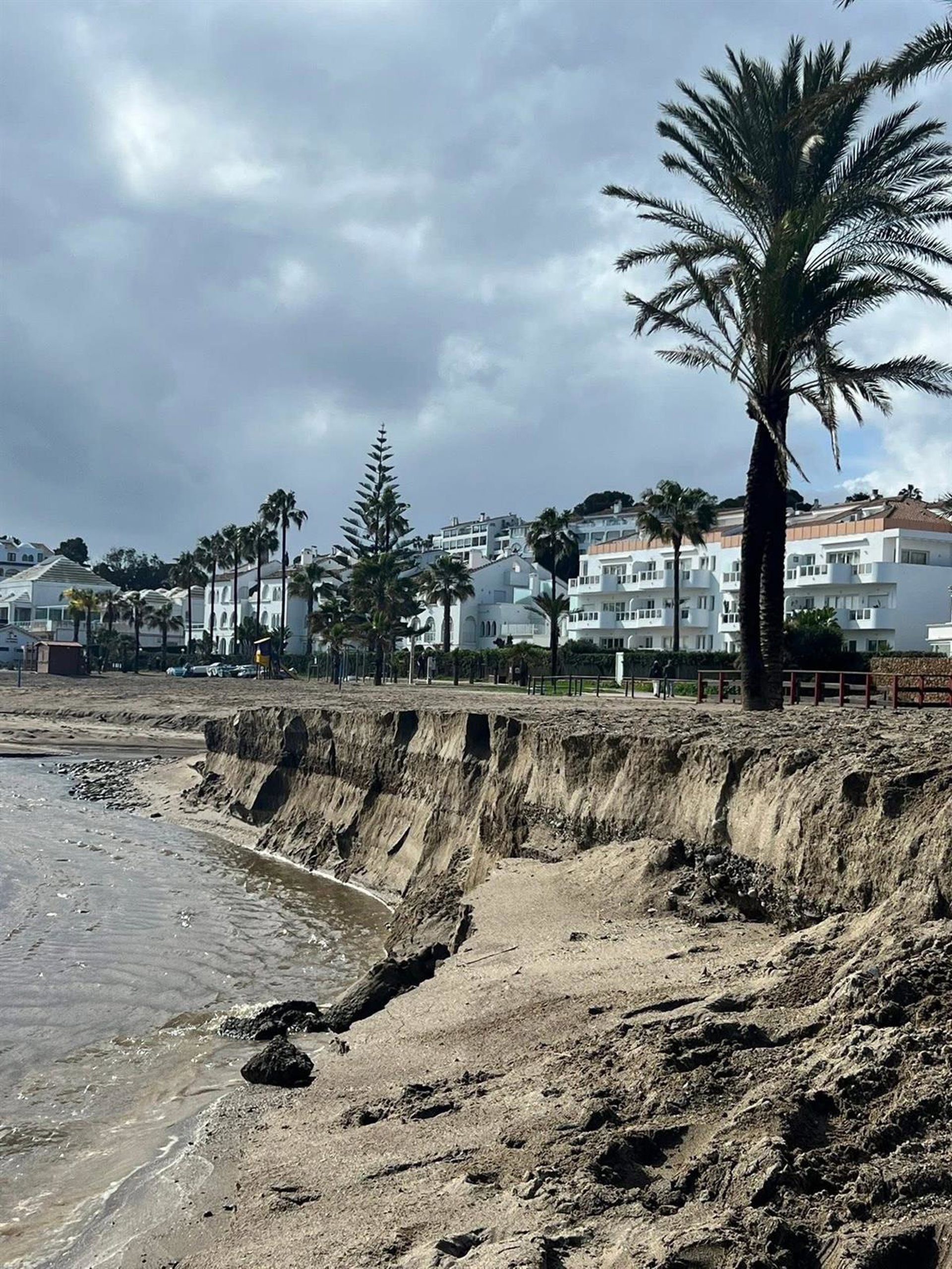 Mijas solicita al Gobierno aporte "urgente" de arena en playas ante llegada de Semana Santa
