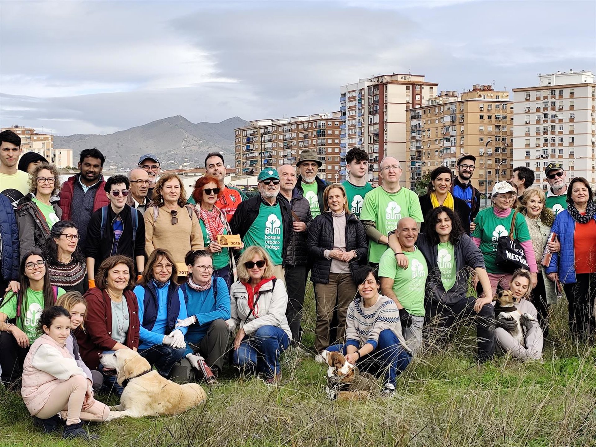 PSOE exige "un gran pulmón verde" en los terrenos de Repsol, "tras diez años de lucha vecinal"