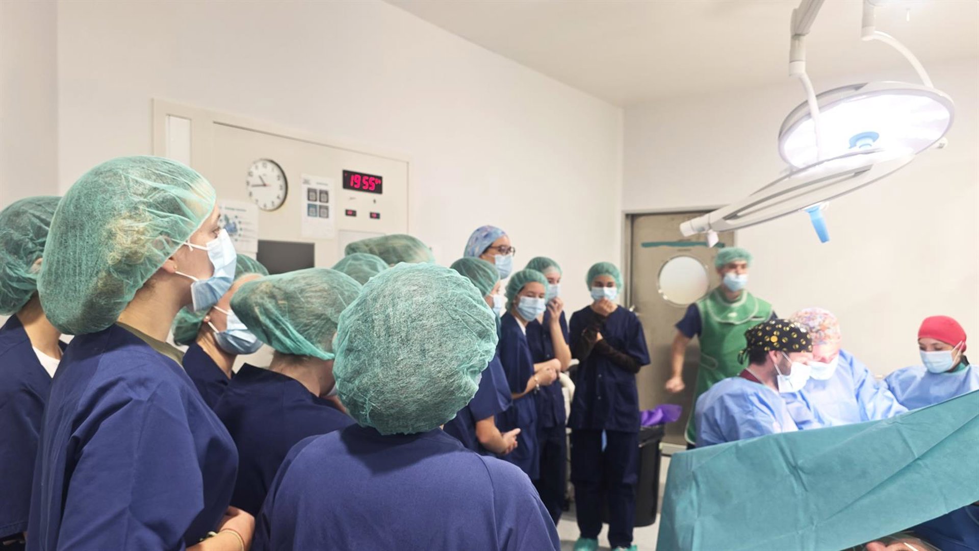 Referentes sanitarias y 50 alumnas de instituto de la provincia comparten una jornada STEM Talent Girl