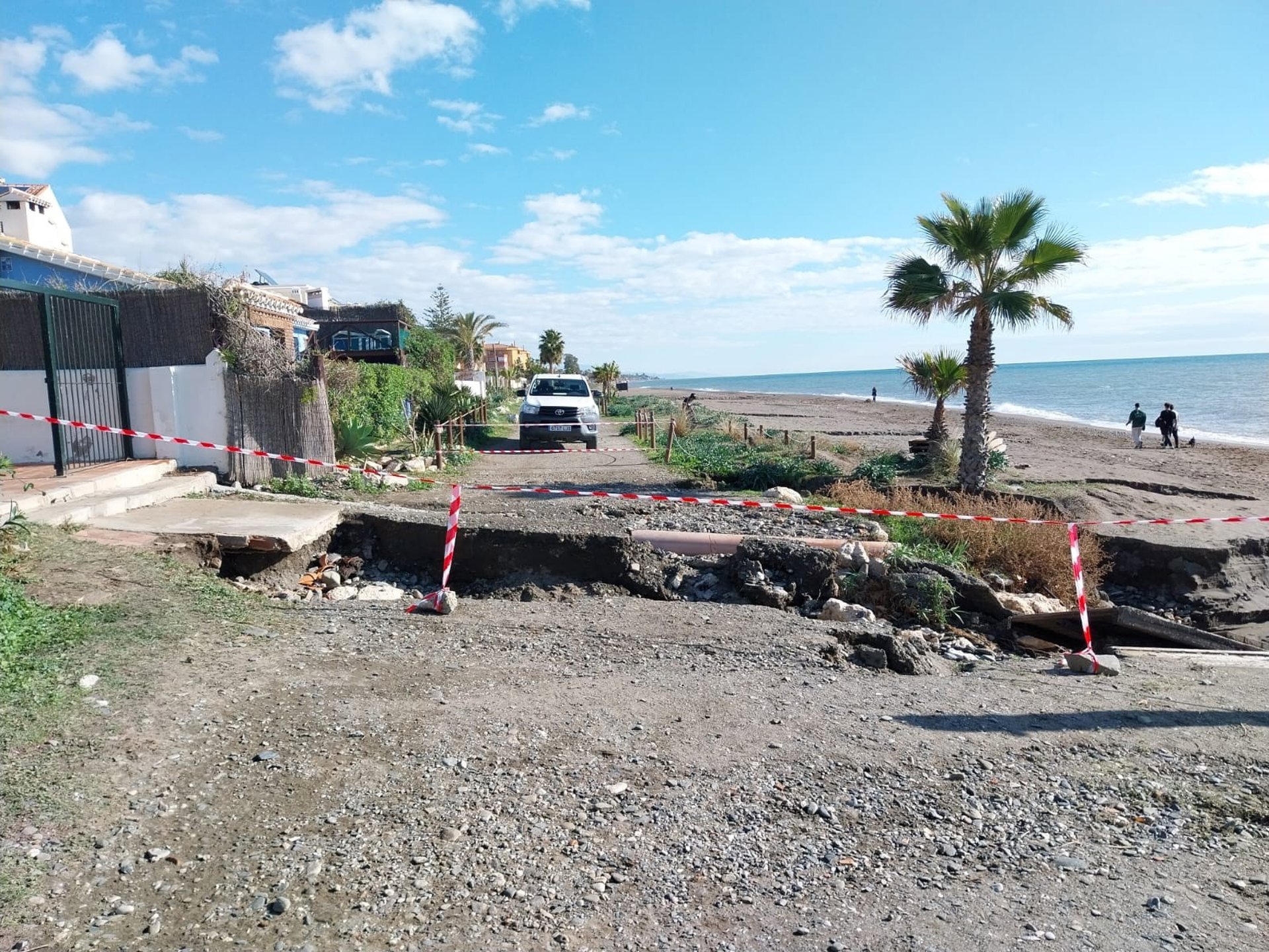 Rincón de la Victoria inicia actuaciones para reparar daños provocados en el litoral por la dana de diciembre