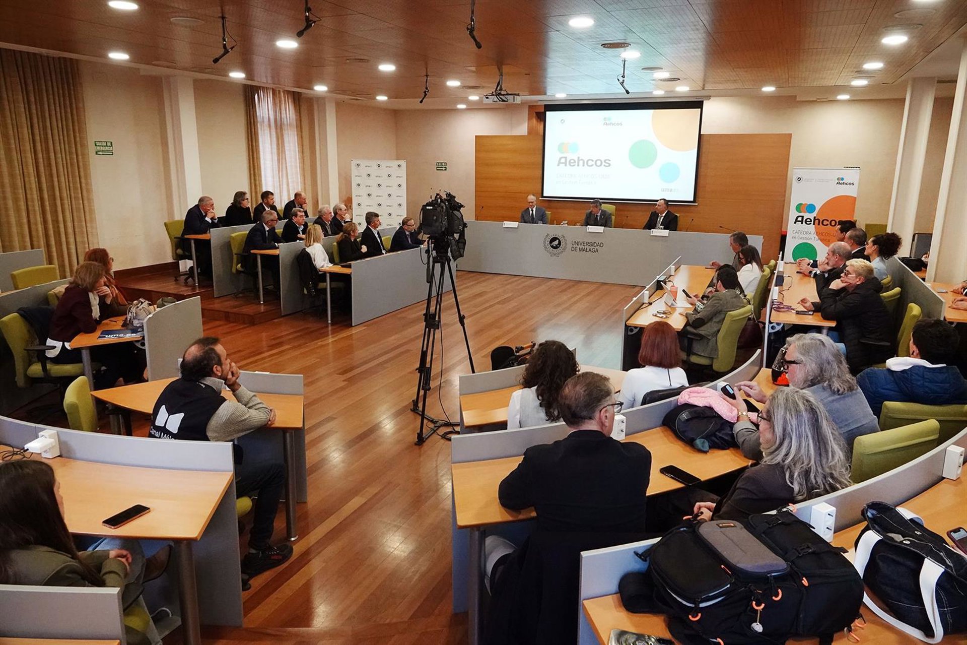 UMA y Aehcos crean la cátedra de gestión turística destinada a mejorar la profesionalización del sector