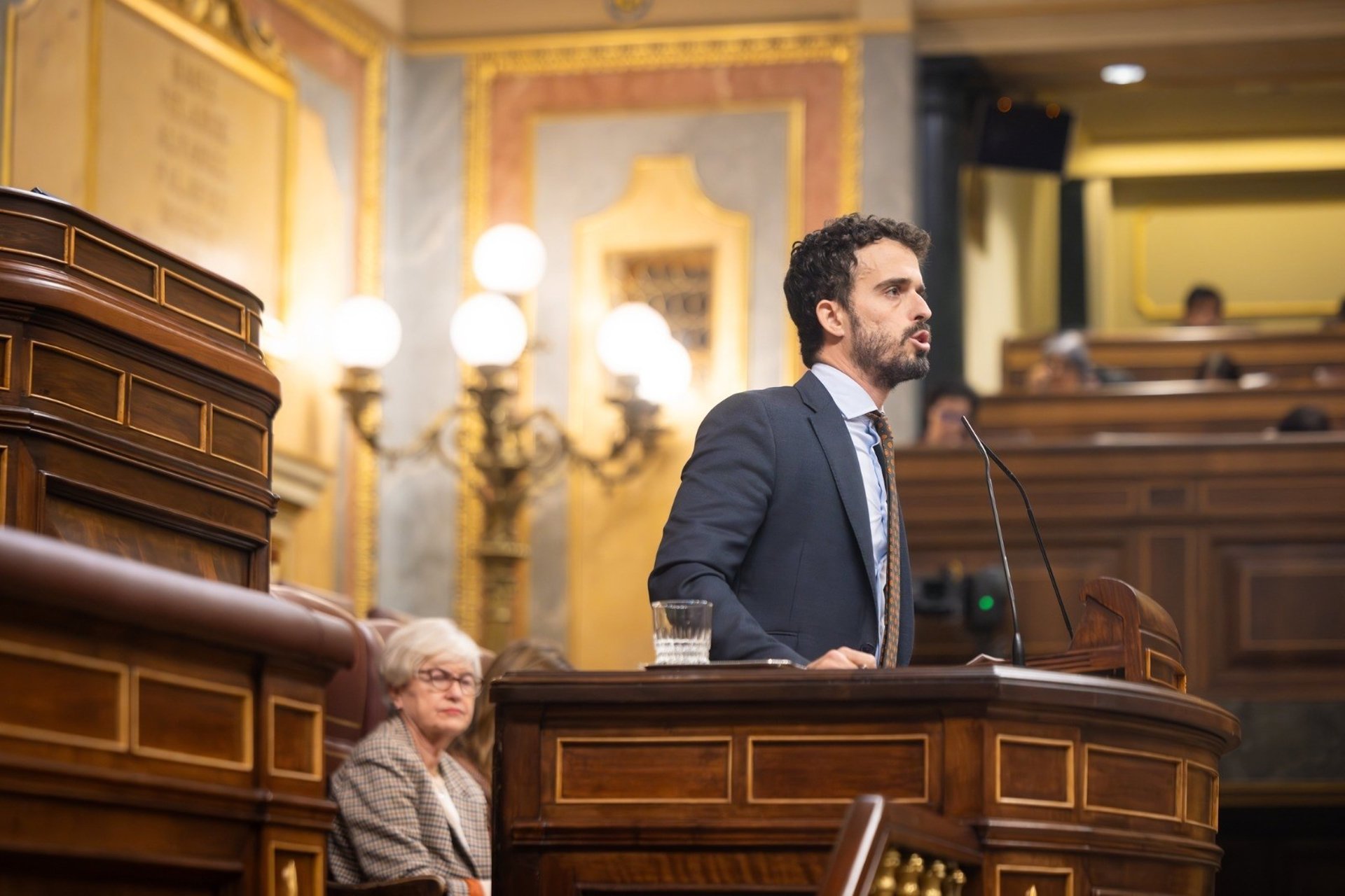Vox propone "un giro total" en política de vivienda
