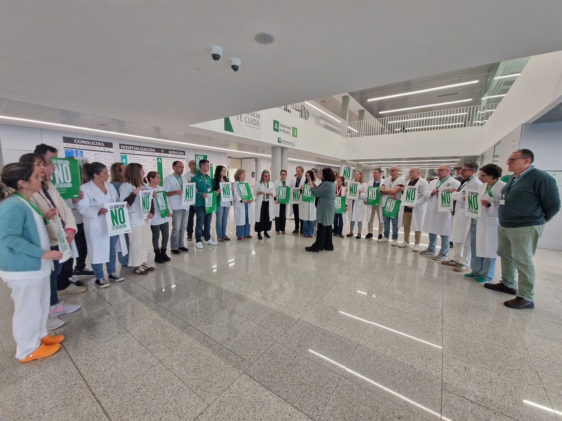 Agreden a dos enfermeros del Hospital Costa del Sol