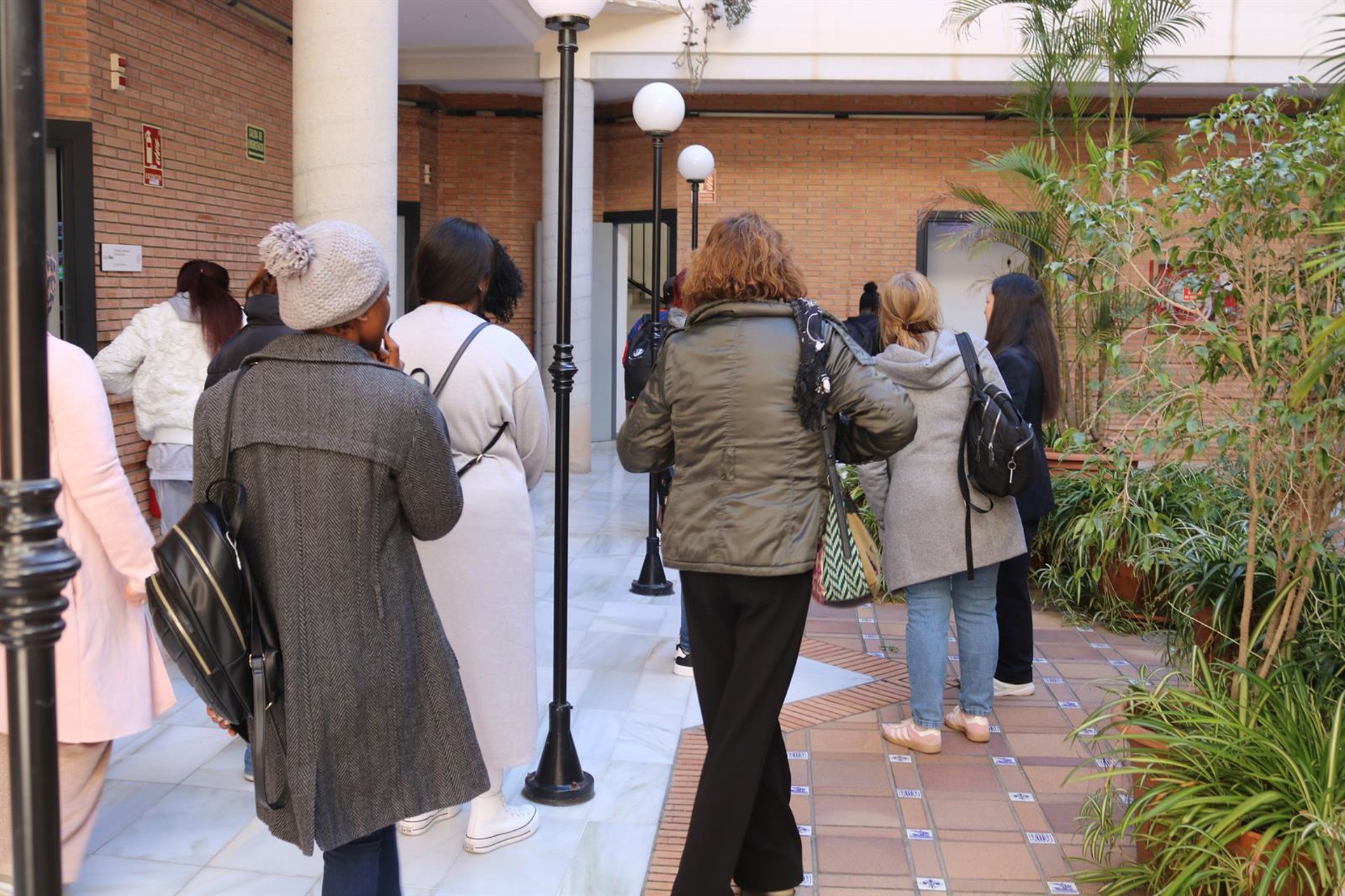 Asociación Arrabal-AID y la Junta atienden a 45 mujeres en situación vulnerable con un programa de capacitación