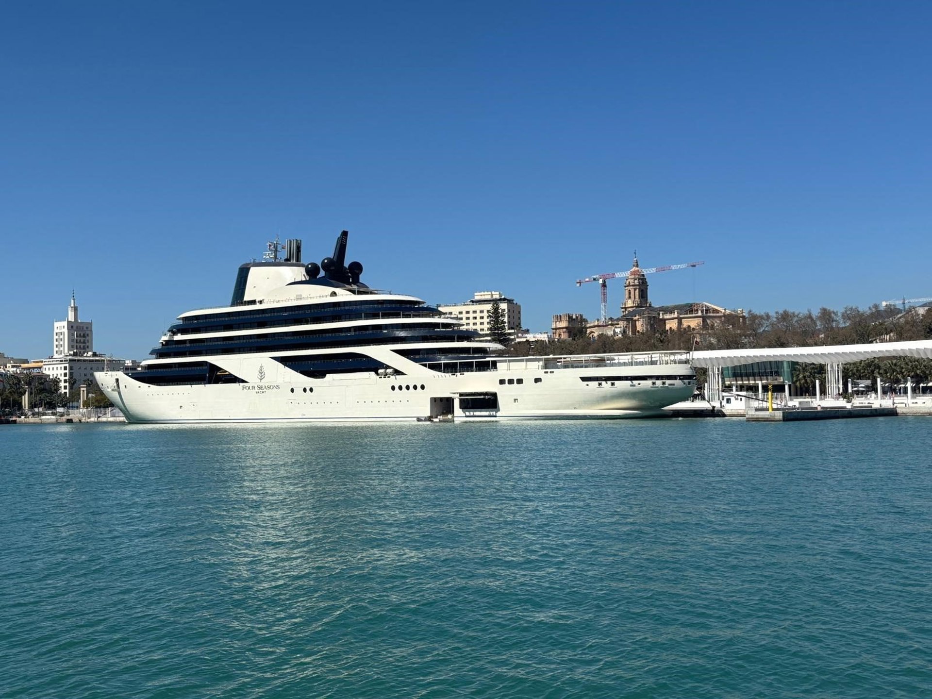 Comienza la temporada alta de primavera para el turismo de cruceros en el puerto