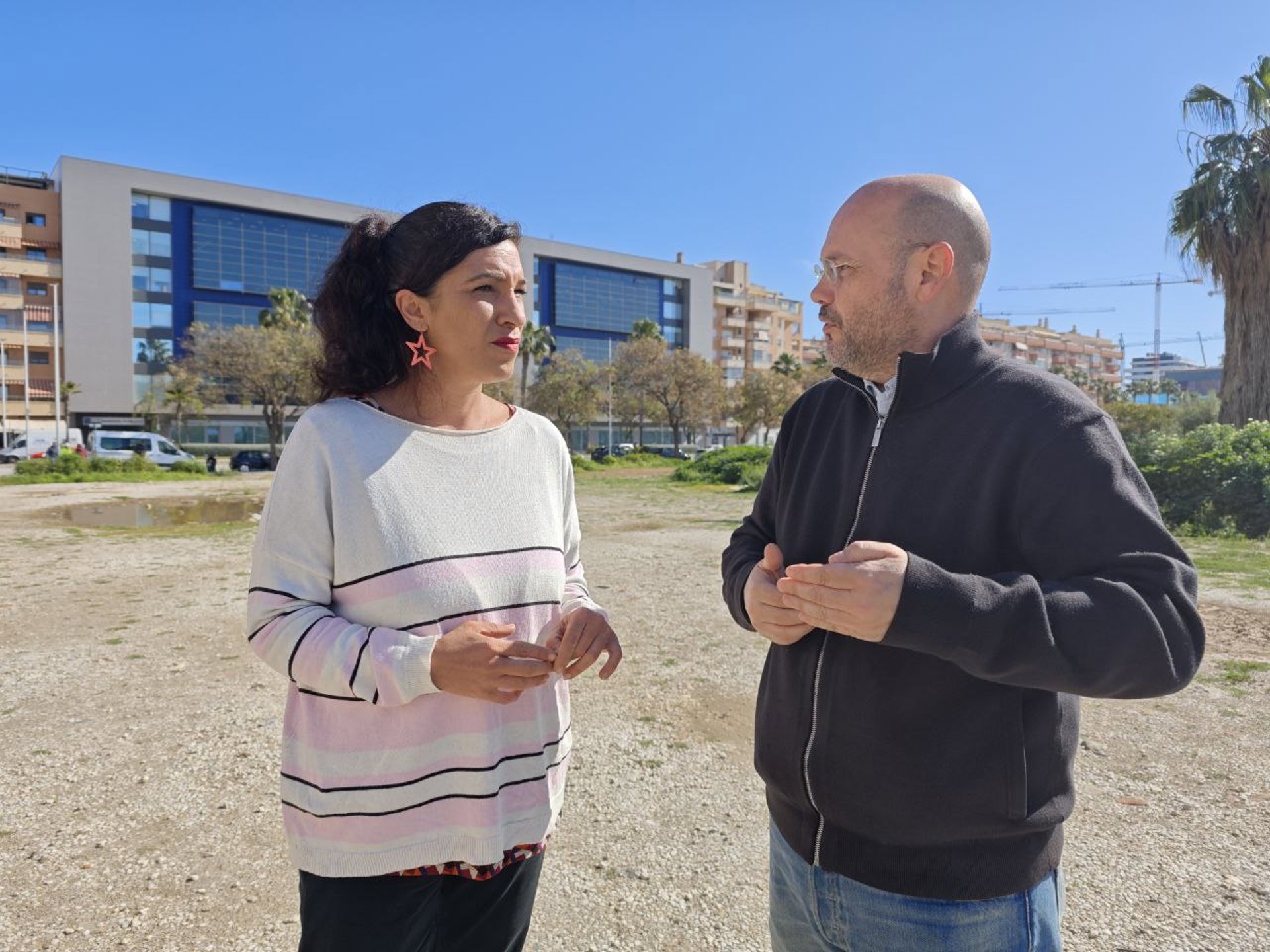 Con Málaga pide blindar los suelos de equipamiento de Parque Litoral para un instituto y un centro de salud