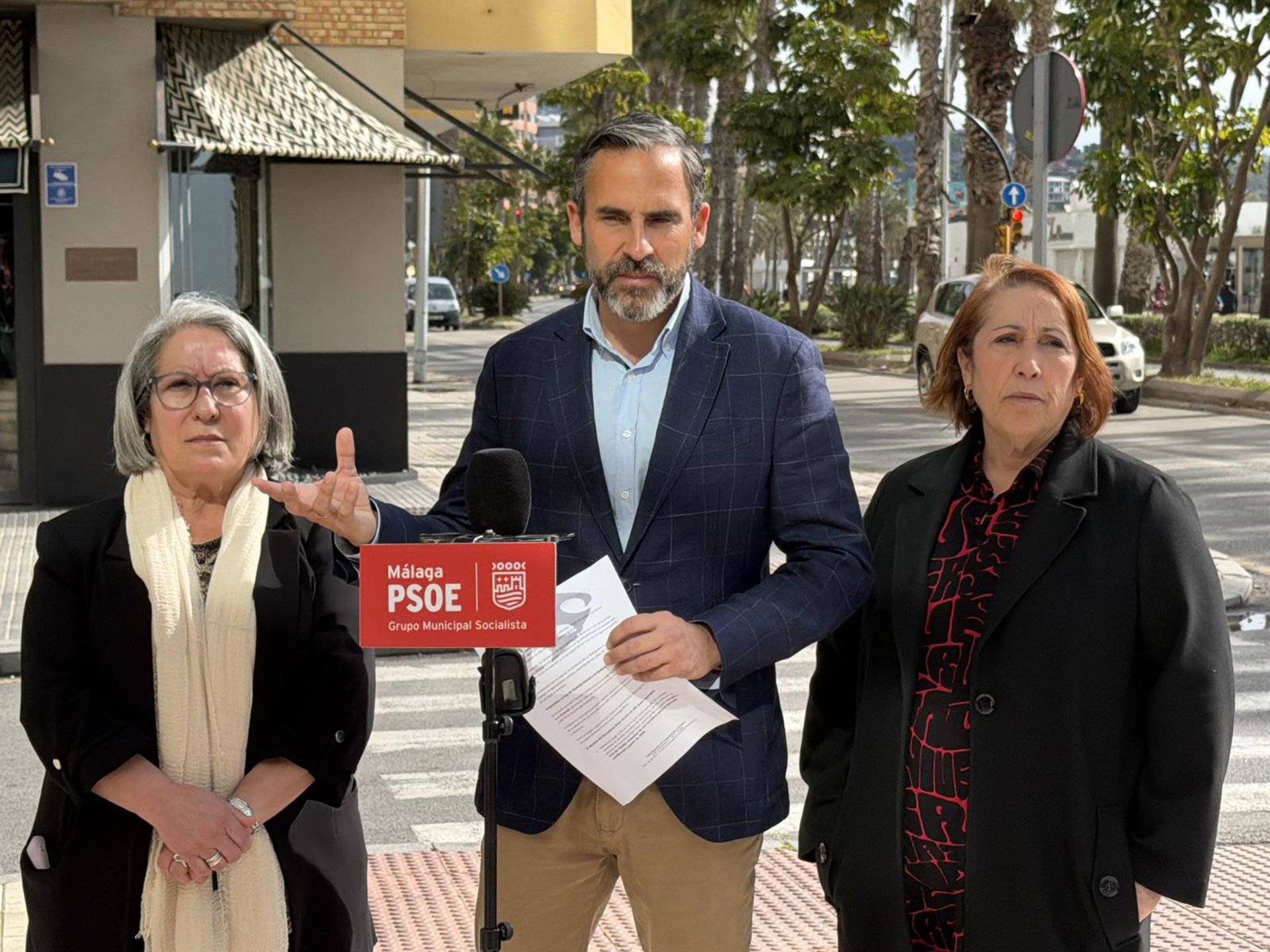 El PSOE pide "poner freno" a la conversión de locales comerciales "en infraviviendas en Málaga"