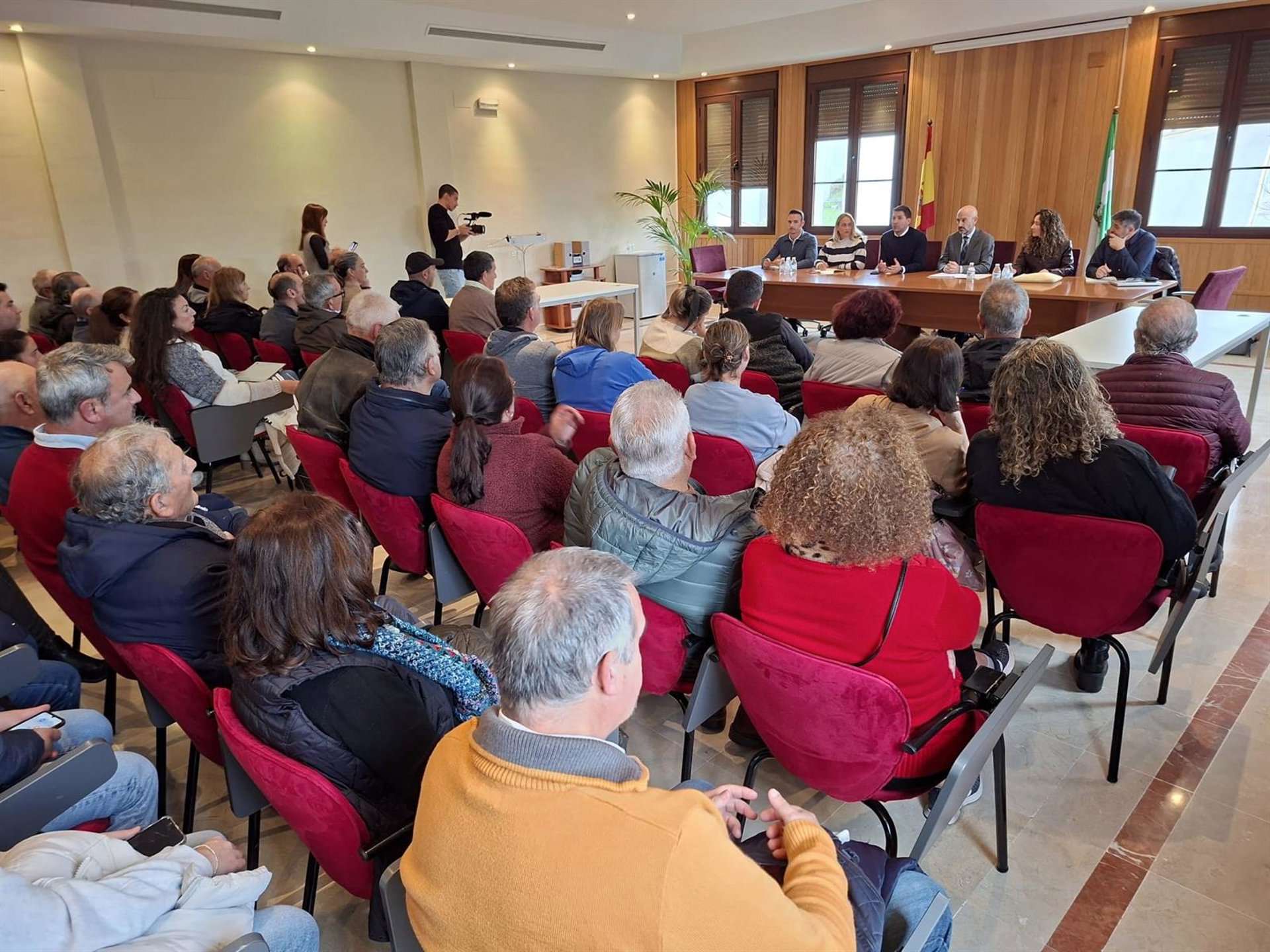 Entran en servicio en Casares y Benaoján las oficinas de atención para tramitar ayudas del Gobierno