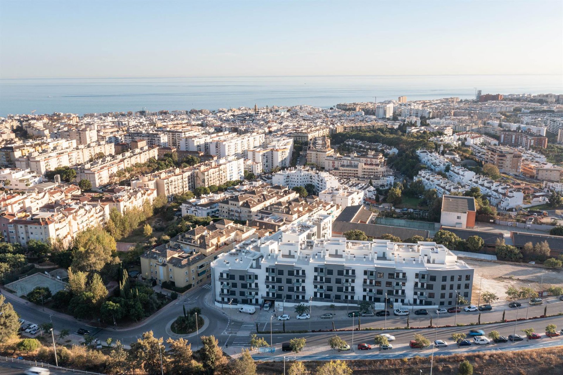 Estepona pone a disposición de Gobierno parcelas municipales donde podría construir más de un centenar de VPO
